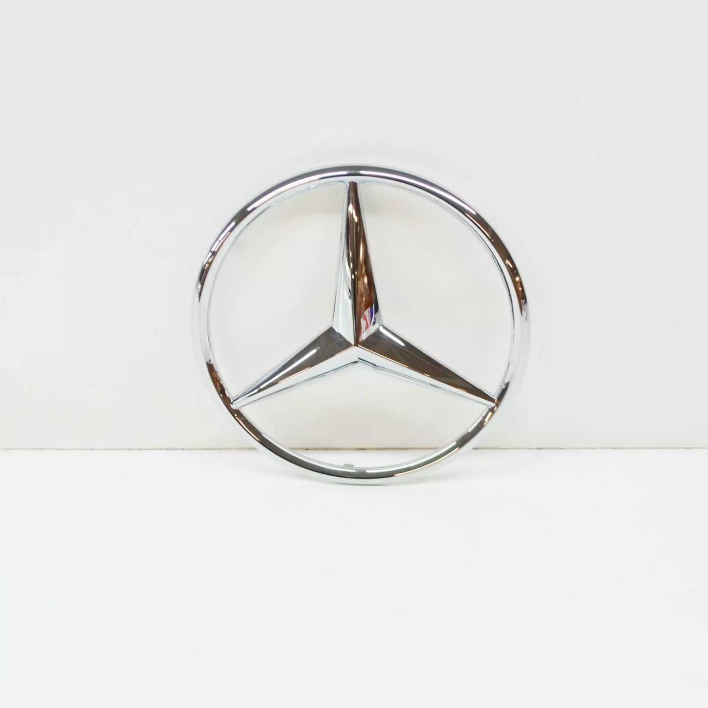 NEW MERCEDES-BENZ X W470 FRONT RADIATOR GRILLE EMBLEM BADGE A4708172800 ORIGINAL