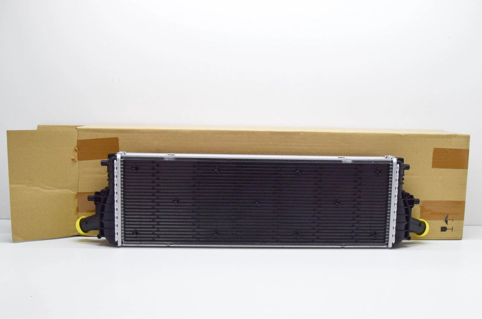 NEW AUDI R8 4S CENTER ENGINE COOLER FOR COOLANT 4S0121254B ORIGINAL