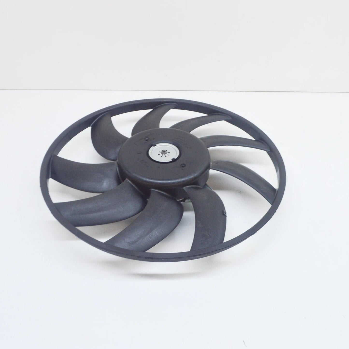 NEW AUDI Q3 8U RIGHT ENGINE RADIATOR COOLING FAN MOTOR 350MM 8K0959455S ORIGINAL