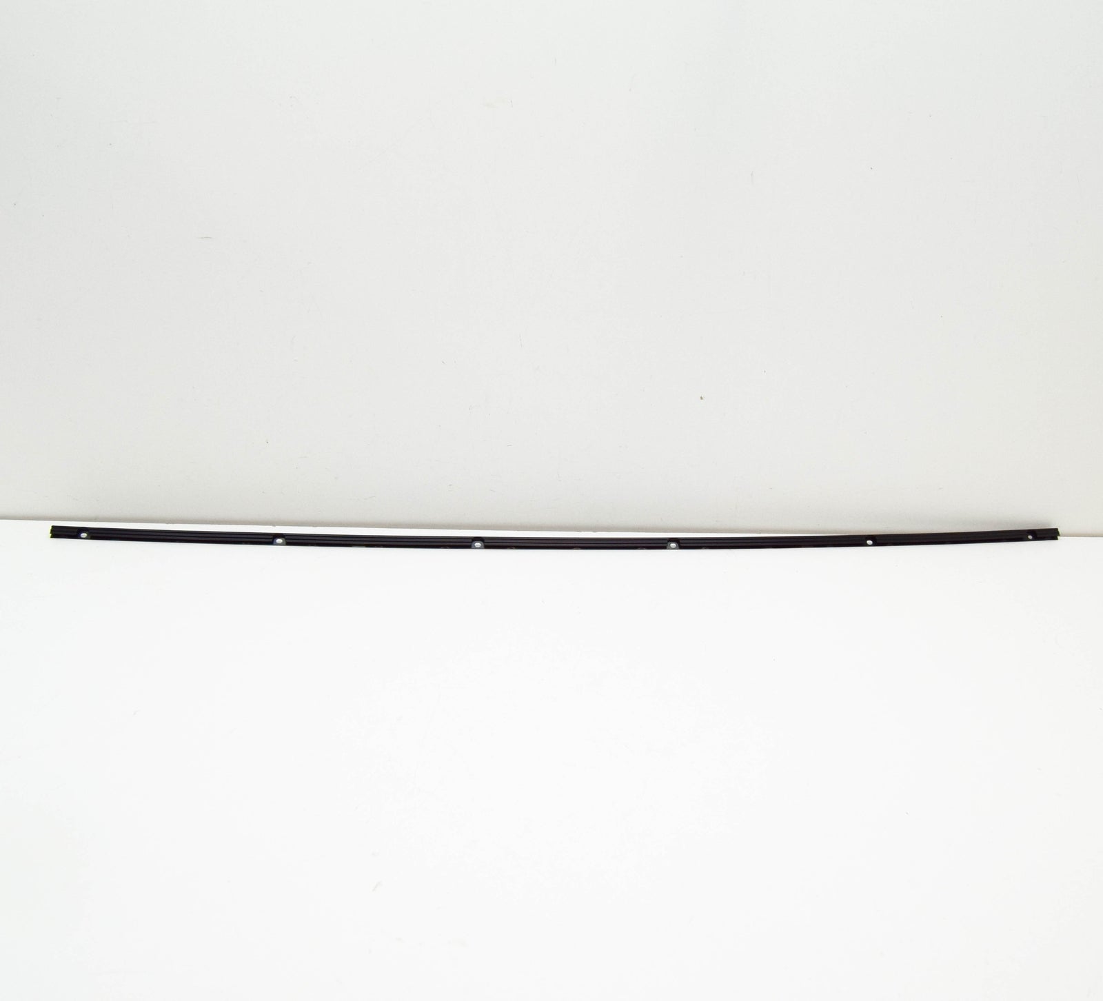 new skoda kamiq left windshield retaining strip 657854541 original