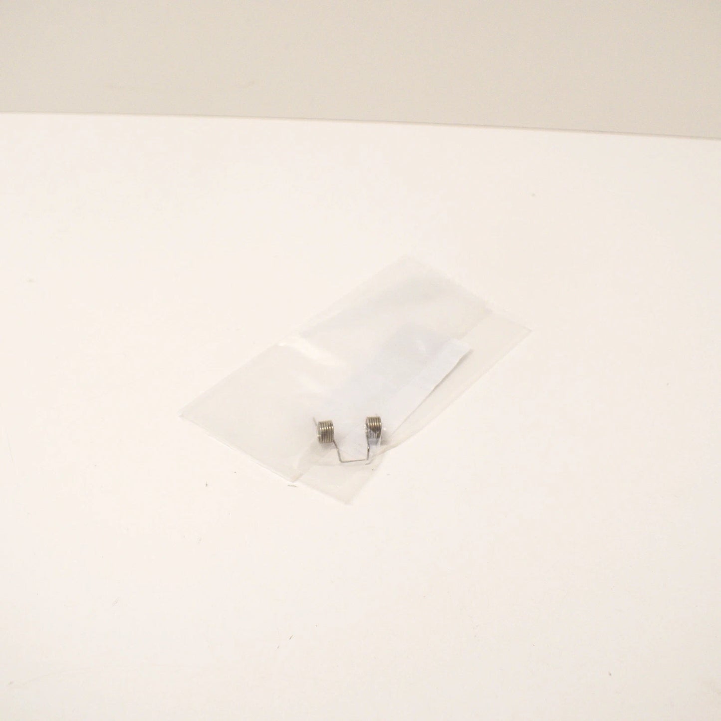 NEW MERCEDES BENZ GLK X204 FRONT BUMPER WASHER COVER SPRING A2048800327 ORIGINAL