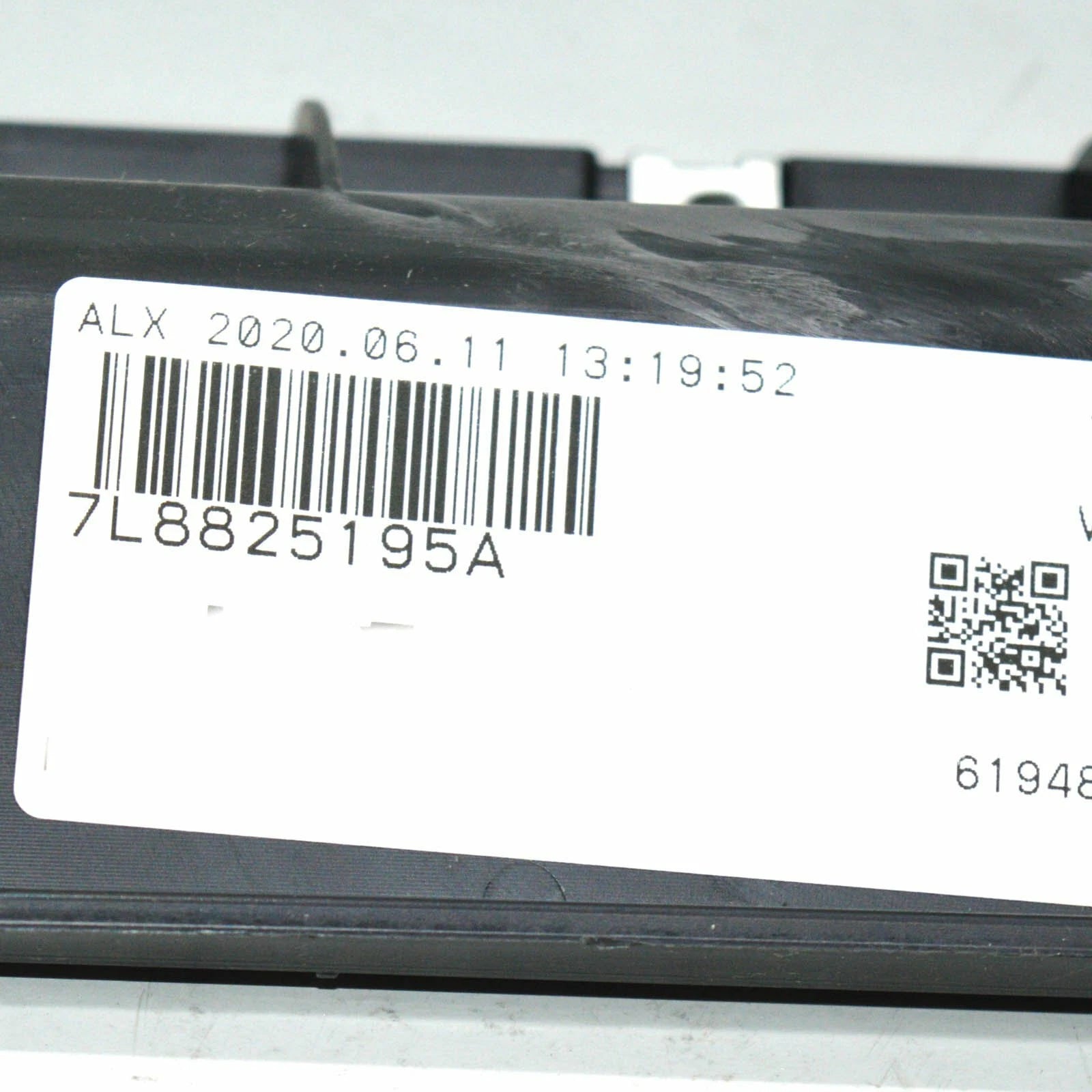 NEW AUDI Q7 4L UNDERBODY TRIM CONNECTING PIECE 7L8825195A