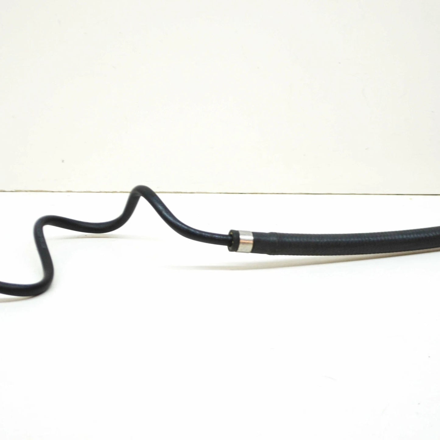 NEW MB GLC C253 HEATING CIRCUIT HOSE FROM HEAT EXCHANGER A2538309400 ORIGINAL