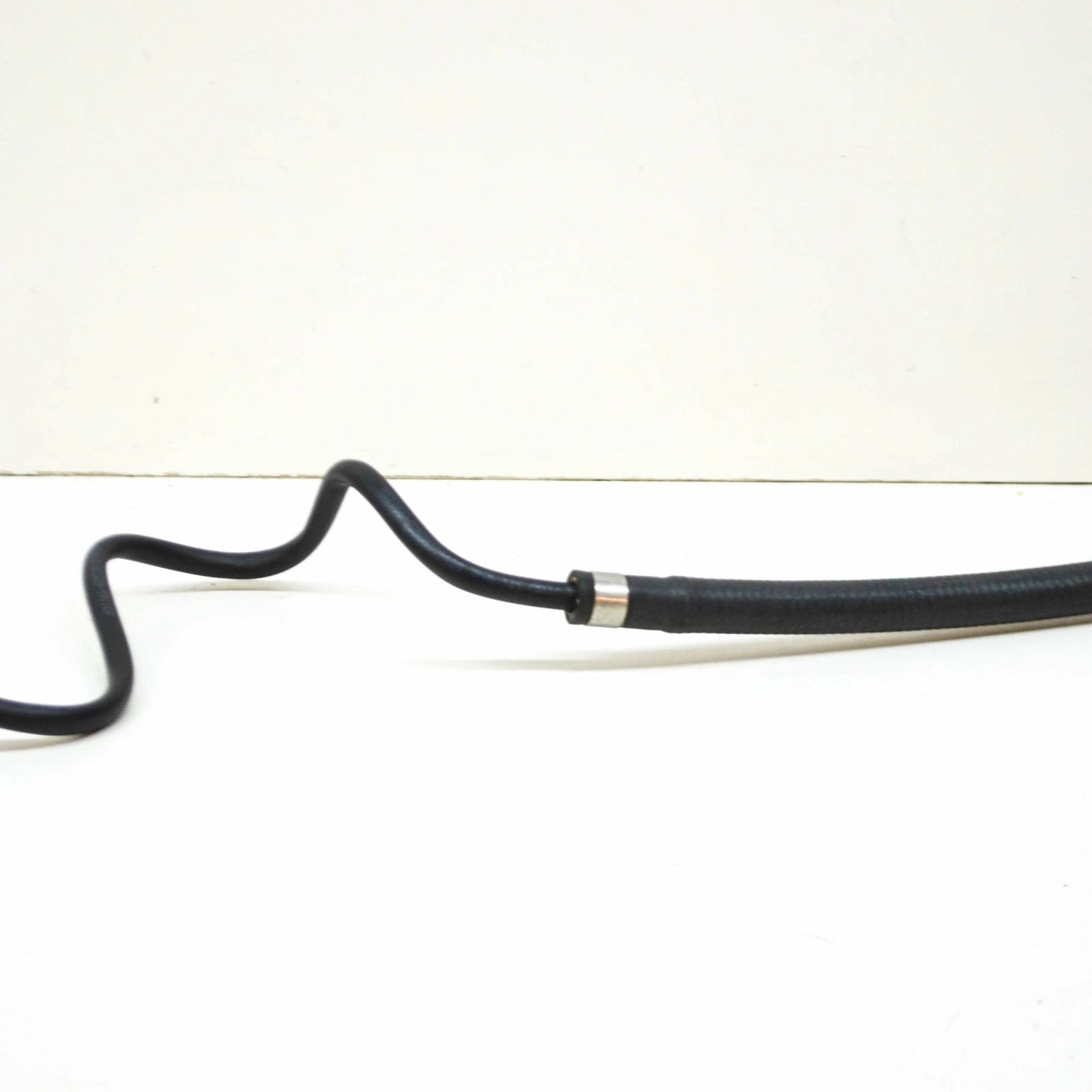 NEW MB GLC C253 HEATING CIRCUIT HOSE FROM HEAT EXCHANGER A2538309400 ORIGINAL