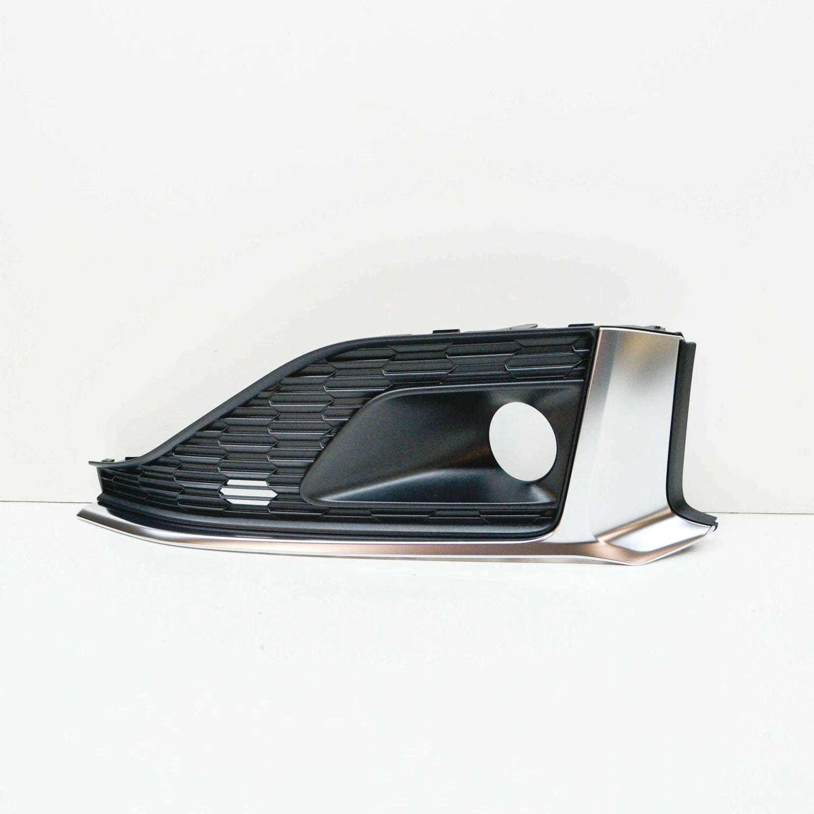 NEW AUDI A5 SPORTBACK 8W6 FRONT BUMPER LEFT OUTER GRILLE 8W6807681S3Q7 ORIGINAL