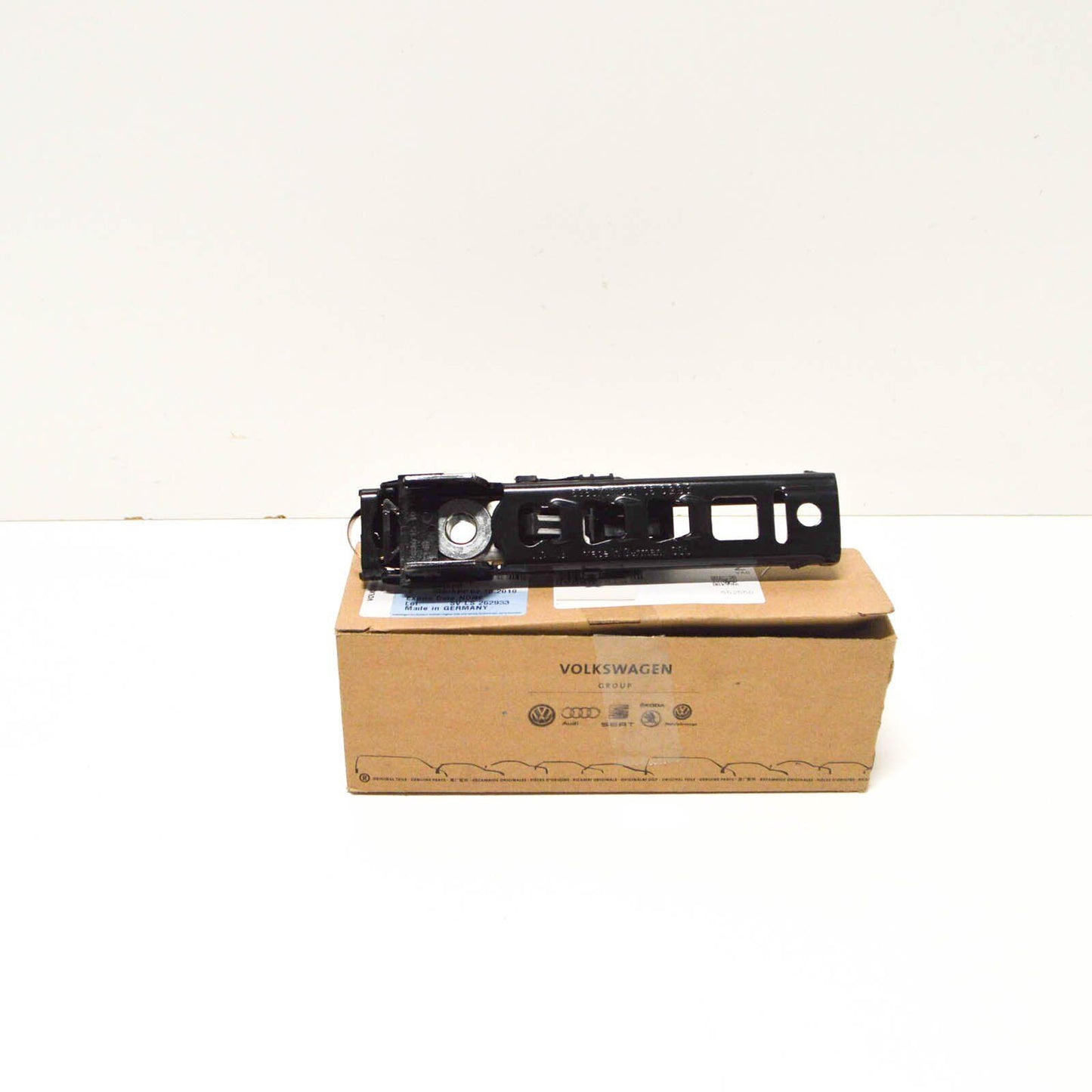 NEW VOLKSWAGEN GOLF MK7 FRONT RIGHT SEAT BELT HEIGHT ADJUSTER 8V0857819 ORIGINAL