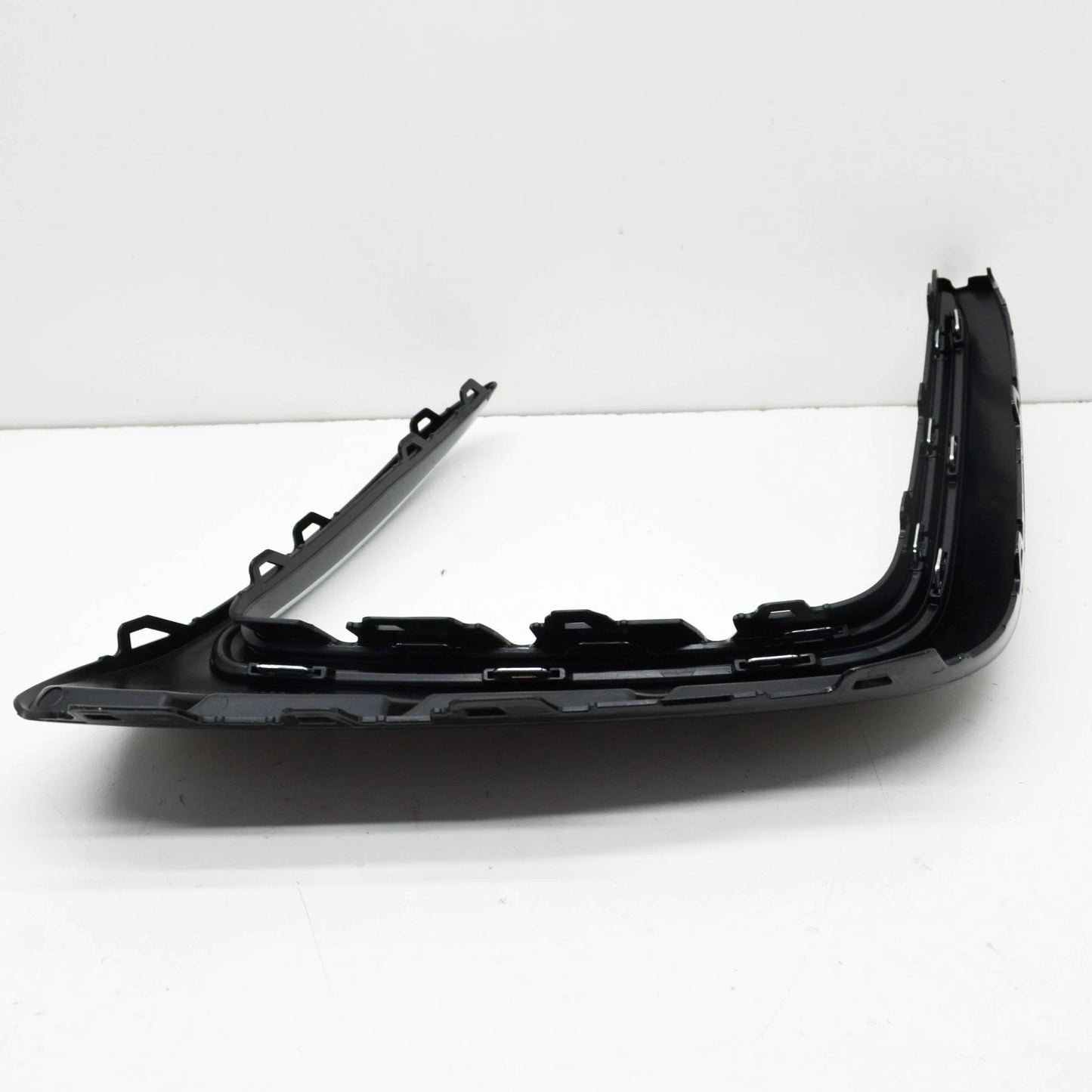 NEW VW TIGUAN AD FRONT RIGHT BUMPER VENT GRILLE TRIM 5NA854662HDPJ