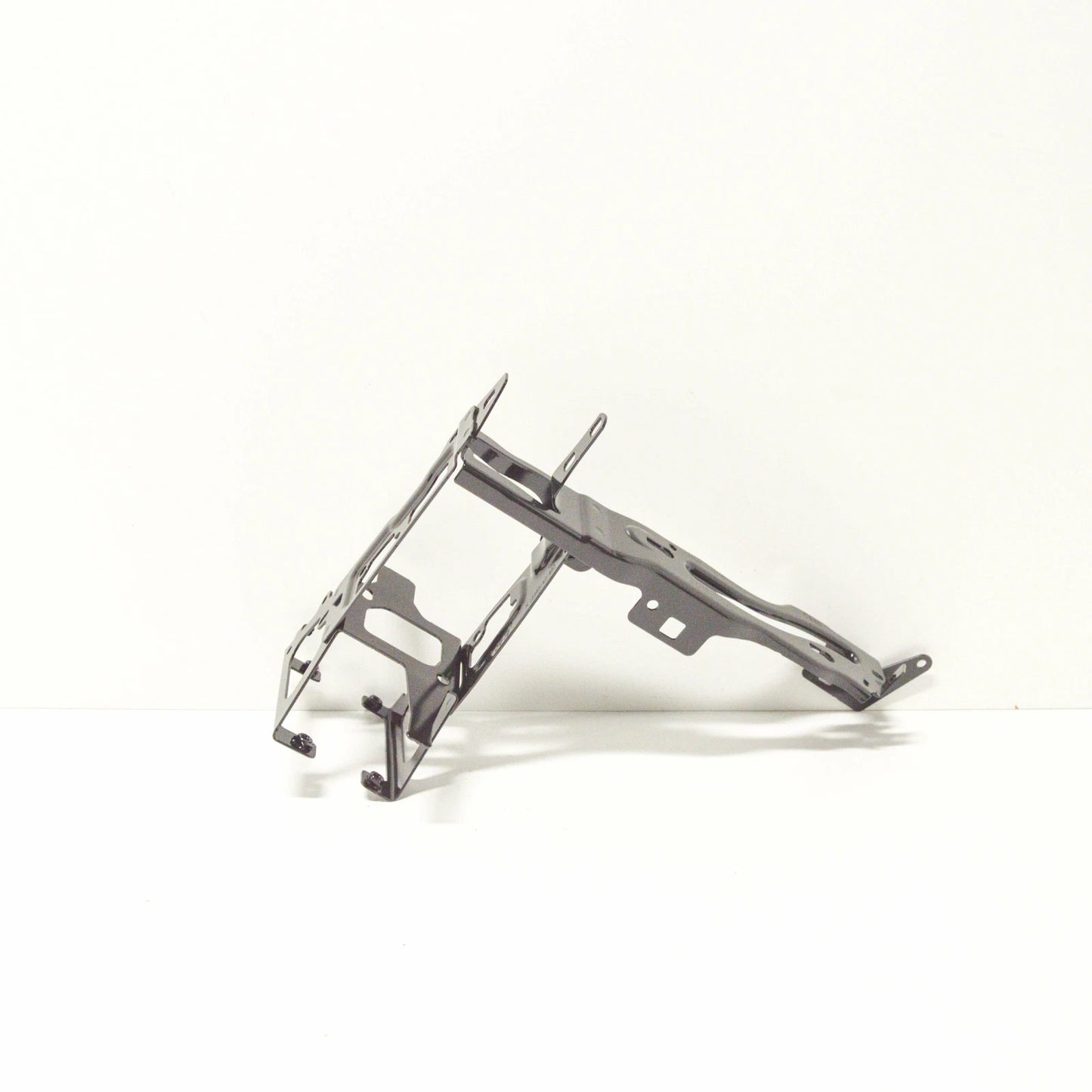 NEW BMW 3 F30 RIGHT SIDE HEADLIGHT BRACKET 51647245792 7245792 ORIGINAL