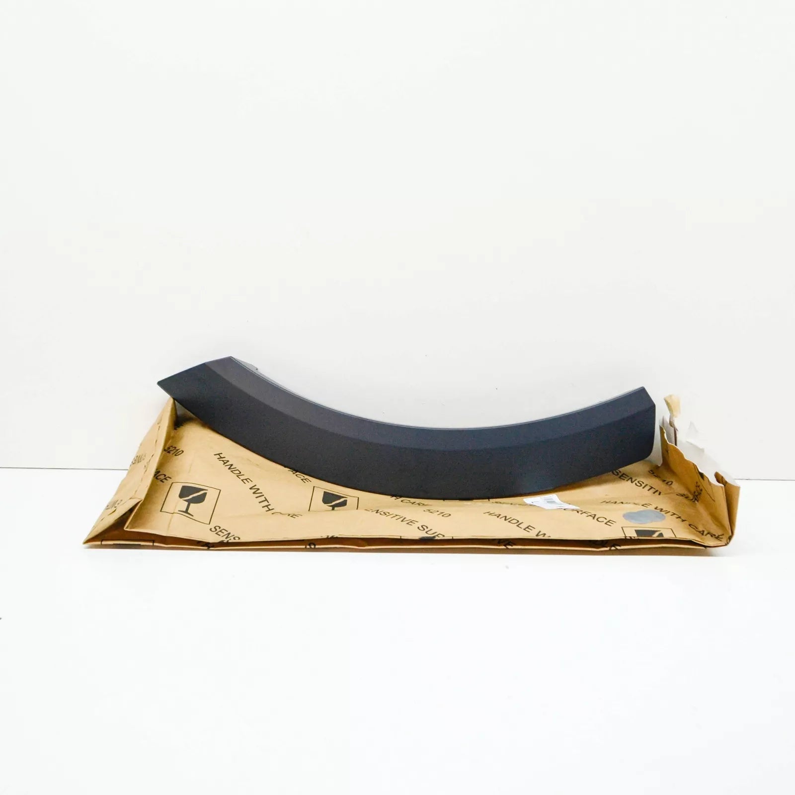 NEW AUDI E-TRON REAR LEFT FENDER MOLDING TRIM 4KE854819CGRU