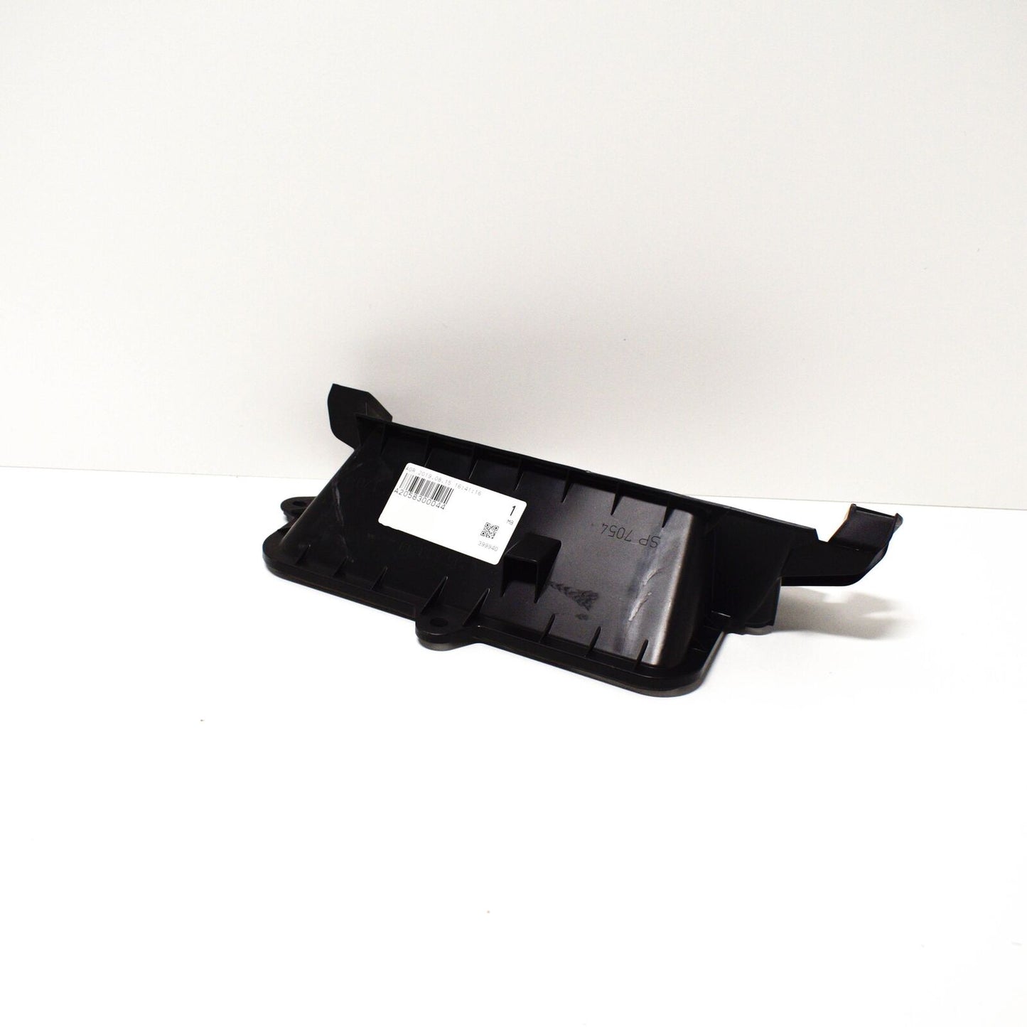 NEW MERCEDES BENZ C W205 AIR DUCT LHD A2058300044 ORIGINAL