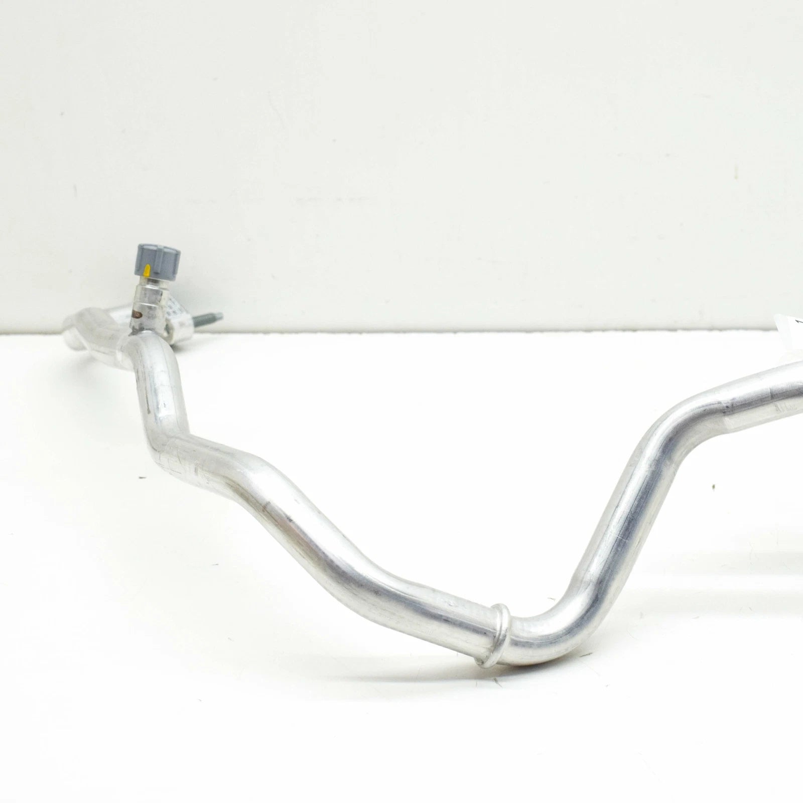 NEW VOLKSWAGEN TIGUAN AD A/C REFRIGERANT AIR CON LINE 5QF816743A ORIGINAL