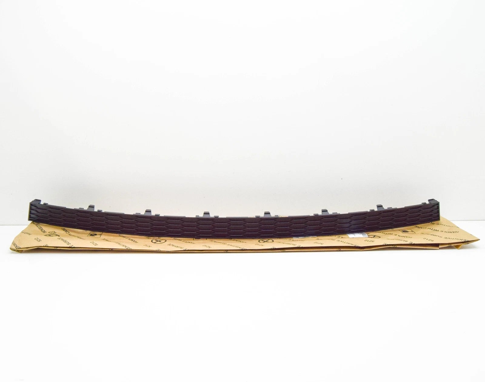 NEW AUDI Q3 8U REAR BUMPER CENTER LOWER TRIM 8U0807823A4U8 ORIGINAL