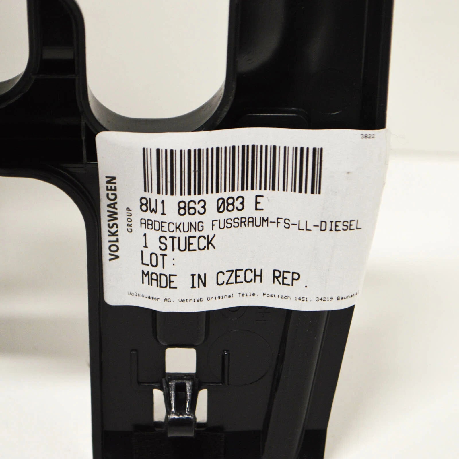 NEW AUDI A4 B9 LEFT SIDE DASHBOARD PLATSIC COVER LHD 8W1863083E