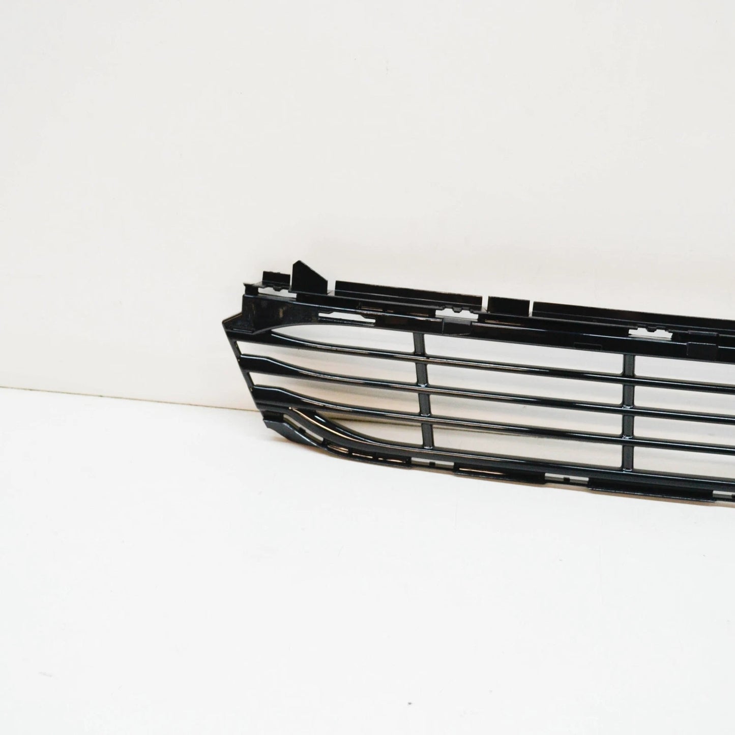NEW BMW 7 G11 FRONT BUMPER CENTER AIR INTAKE GRILLE 51117486832 ORIGINAL