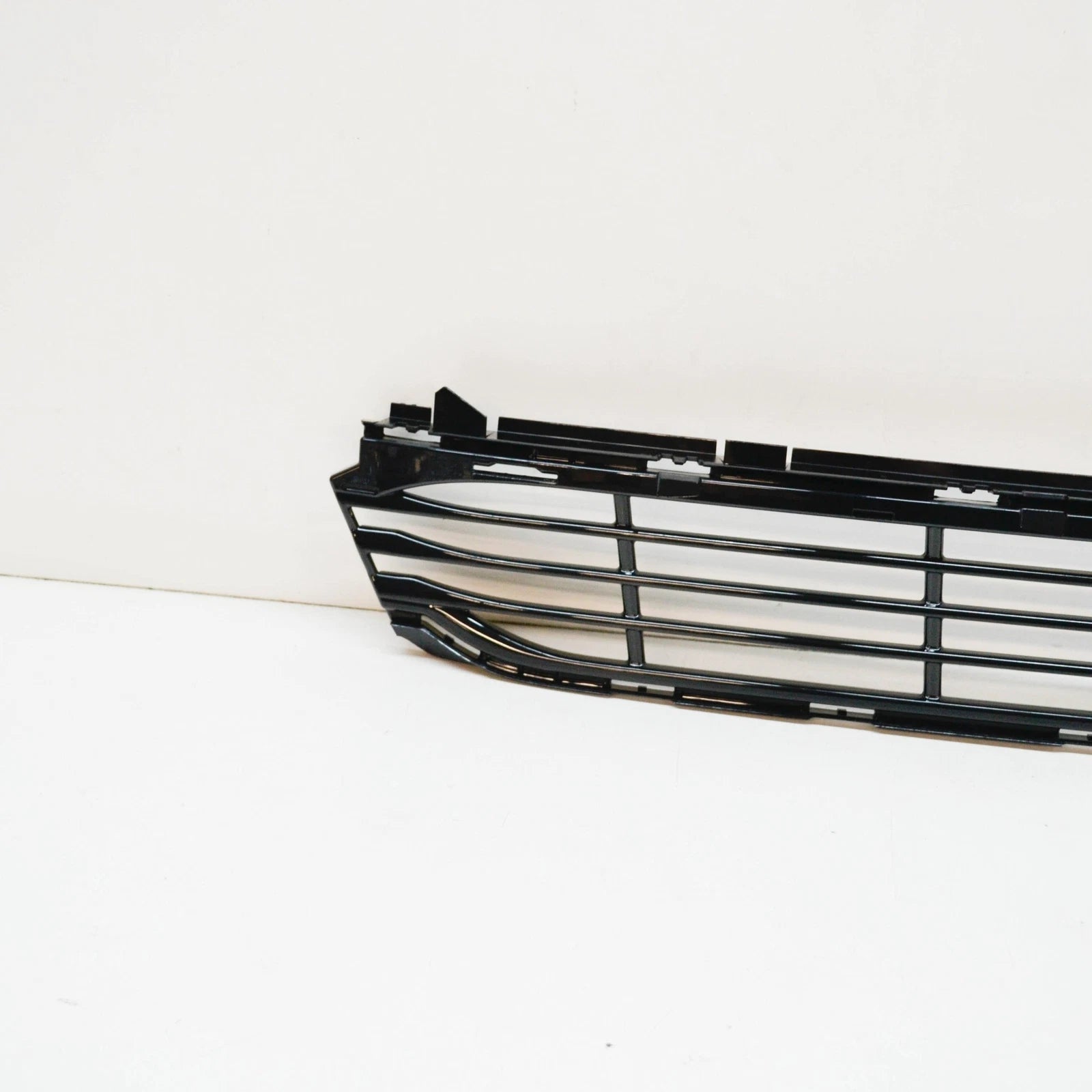 NEW BMW 7 G11 FRONT BUMPER CENTER AIR INTAKE GRILLE 51117486832 ORIGINAL