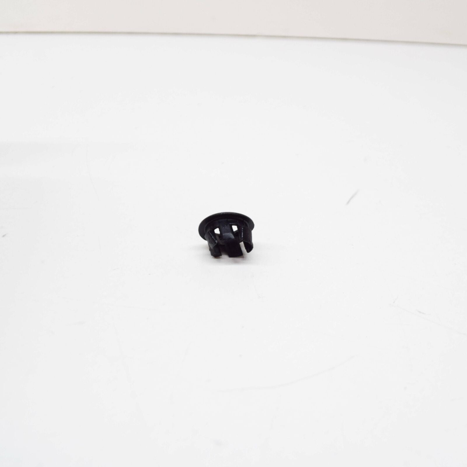 new bmw 3 e46 front door trim panel bush 8200729 51418200729 original