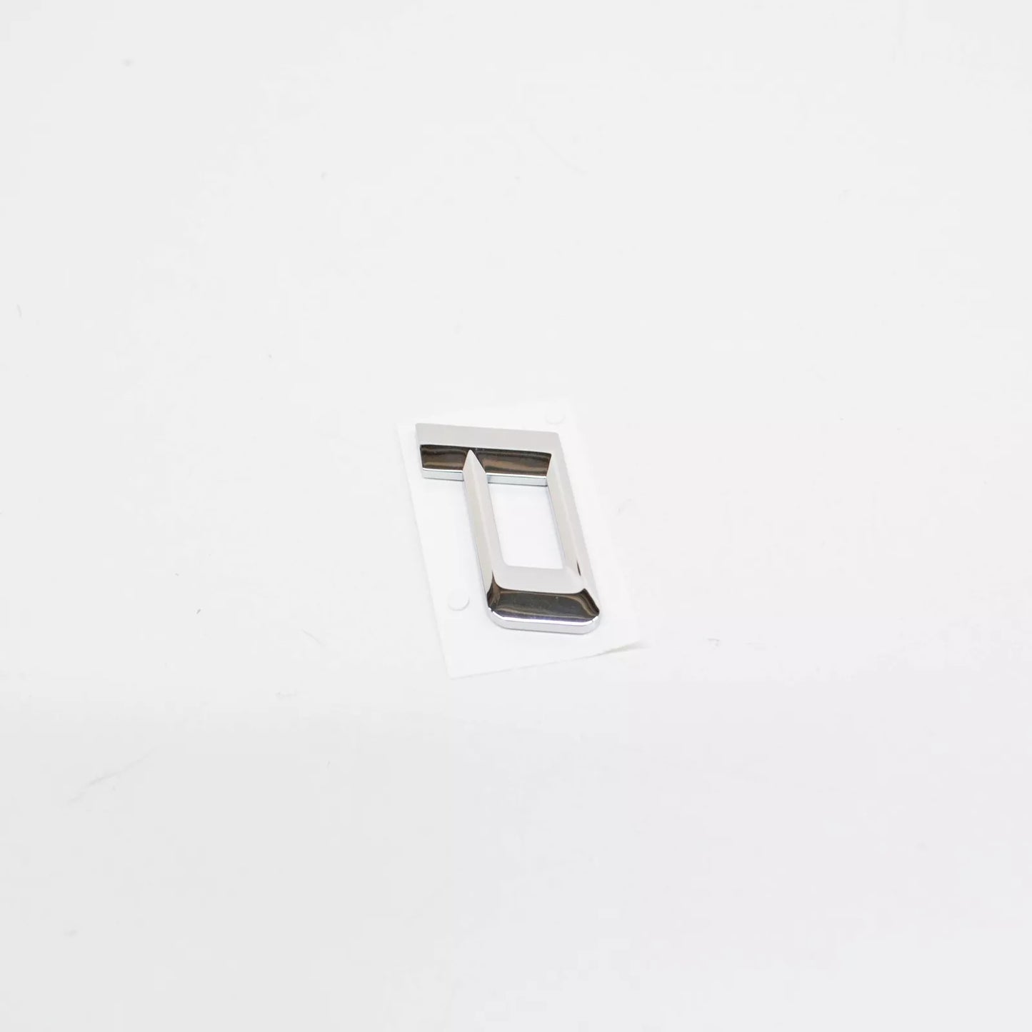 NEW BMW E39 SEDAN TRUNK LID D EMBLEM BADGE LOGO SIGN 8259332 51148259332