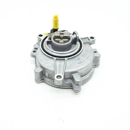 NEW AUDI A4 AVANT B9 VACUUM PUMP 06M145100Q ORIGINAL