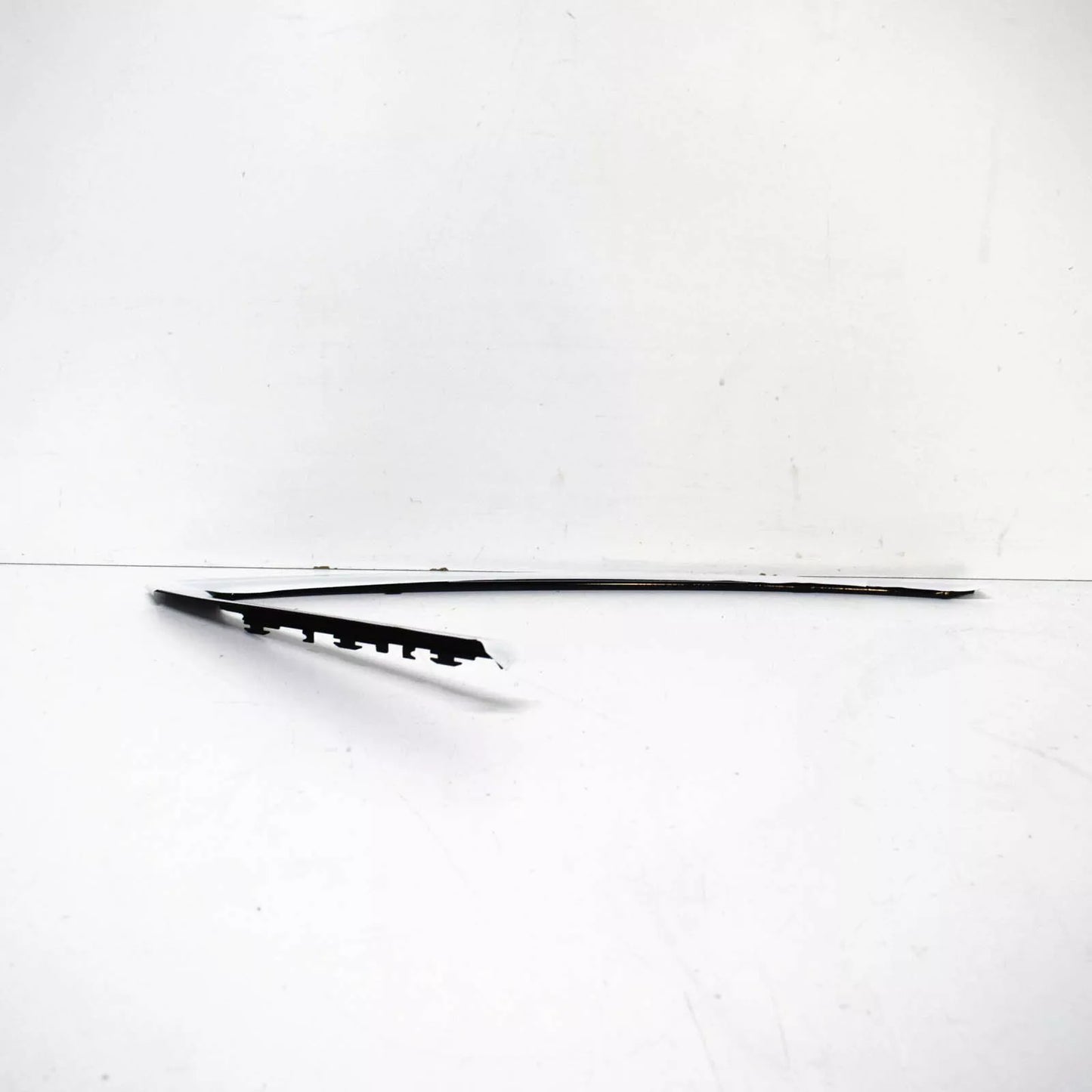 NEW AUDI A4 B9 RIGHT QUARTER PANEL REVEAL MOLDING 8W5853346AT94 ORIGINAL