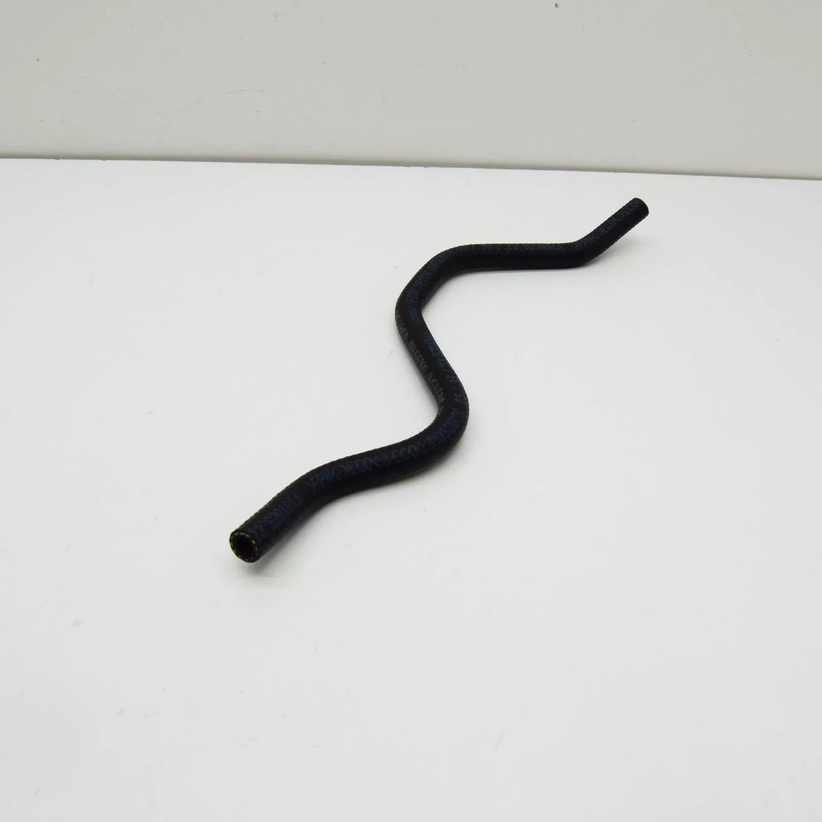 NEW MERCEDES-BENZ A W176 FUEL FEED HOSE A2464760126 ORIGINAL