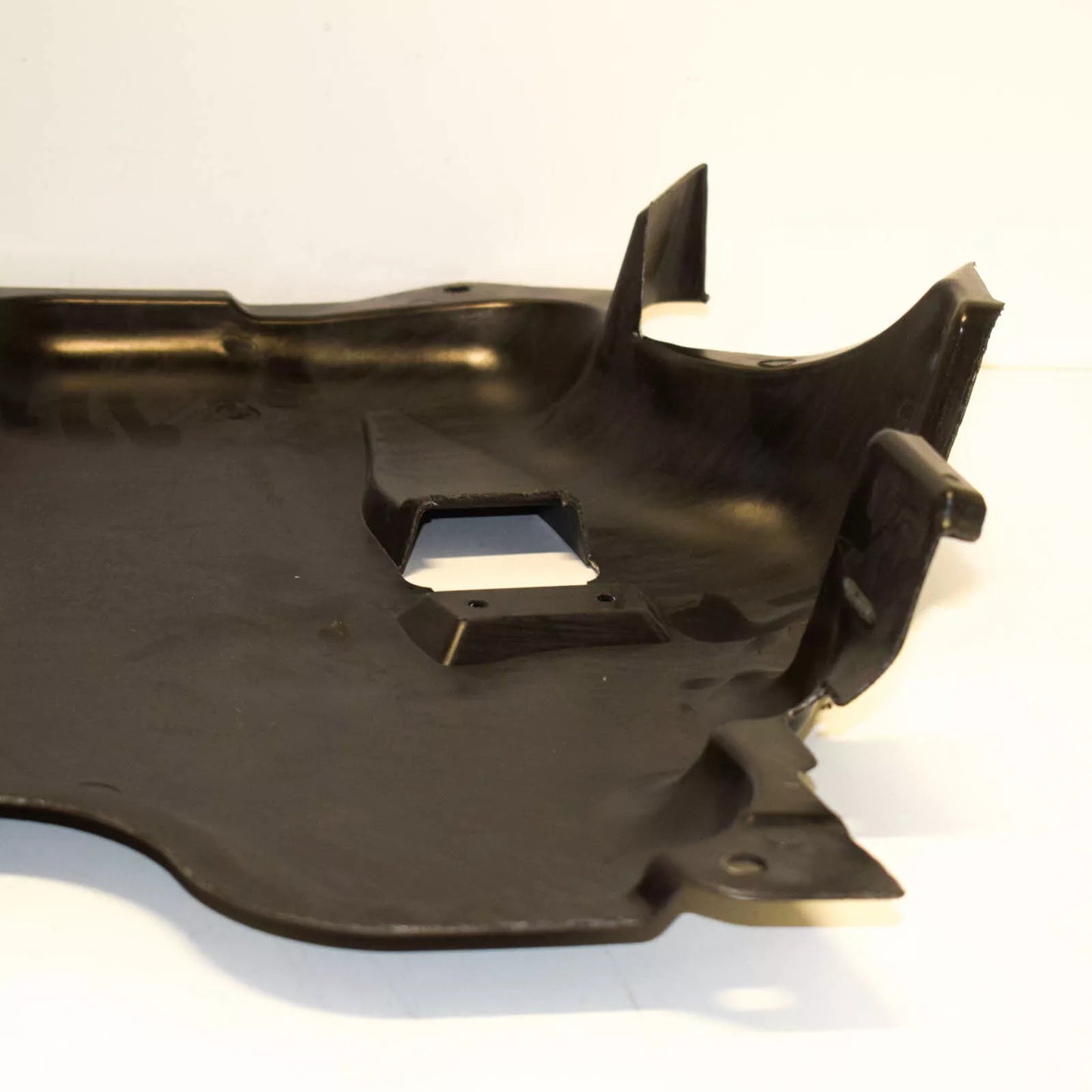 NEW MERCEDES-BENZ CLS C219 ENGINE UNDERTRAY COVER A2115242630 2008