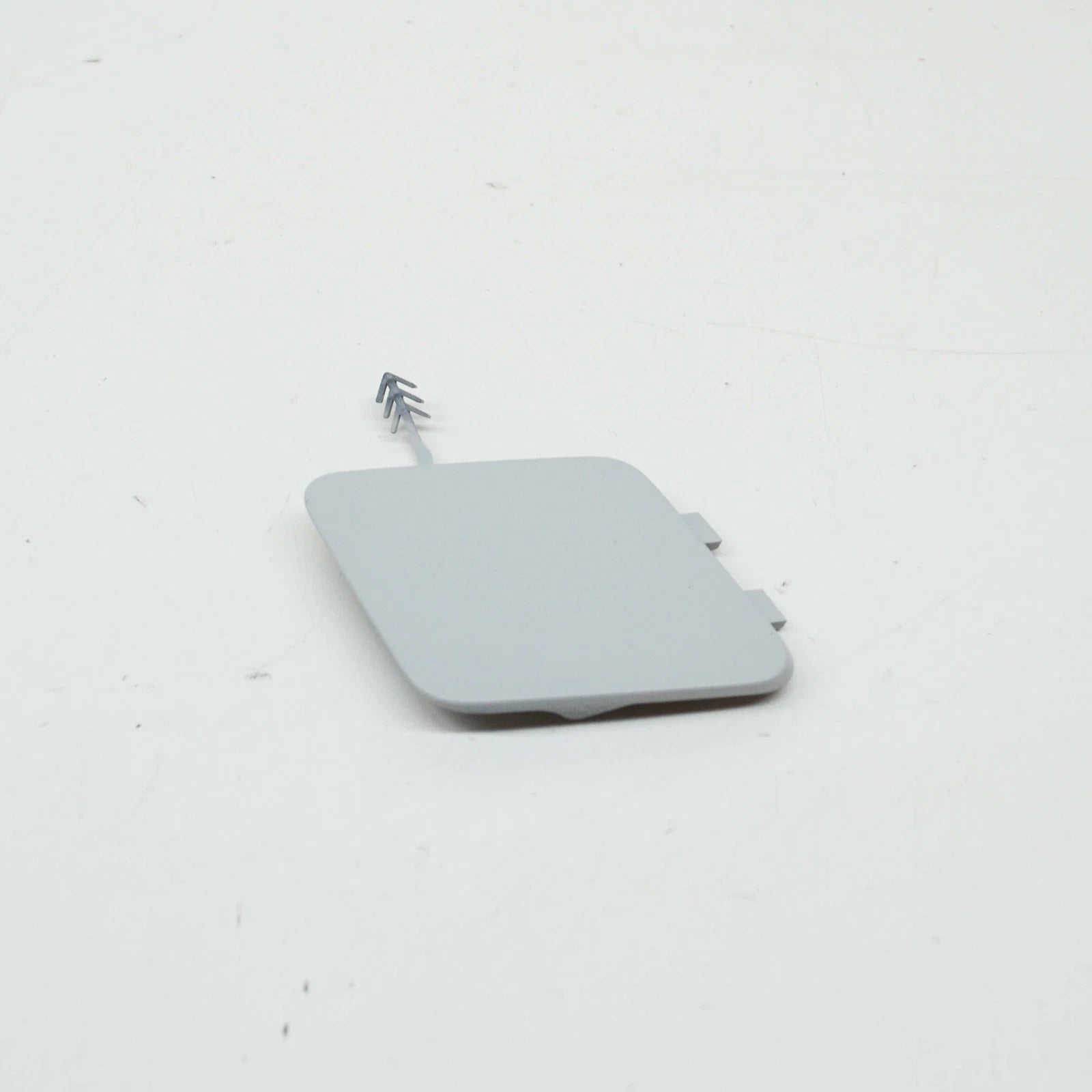 NEW AUDI Q3 8U FRONT BUMPER RIGHT TOWING EYE COVER 8U0807241AGRU