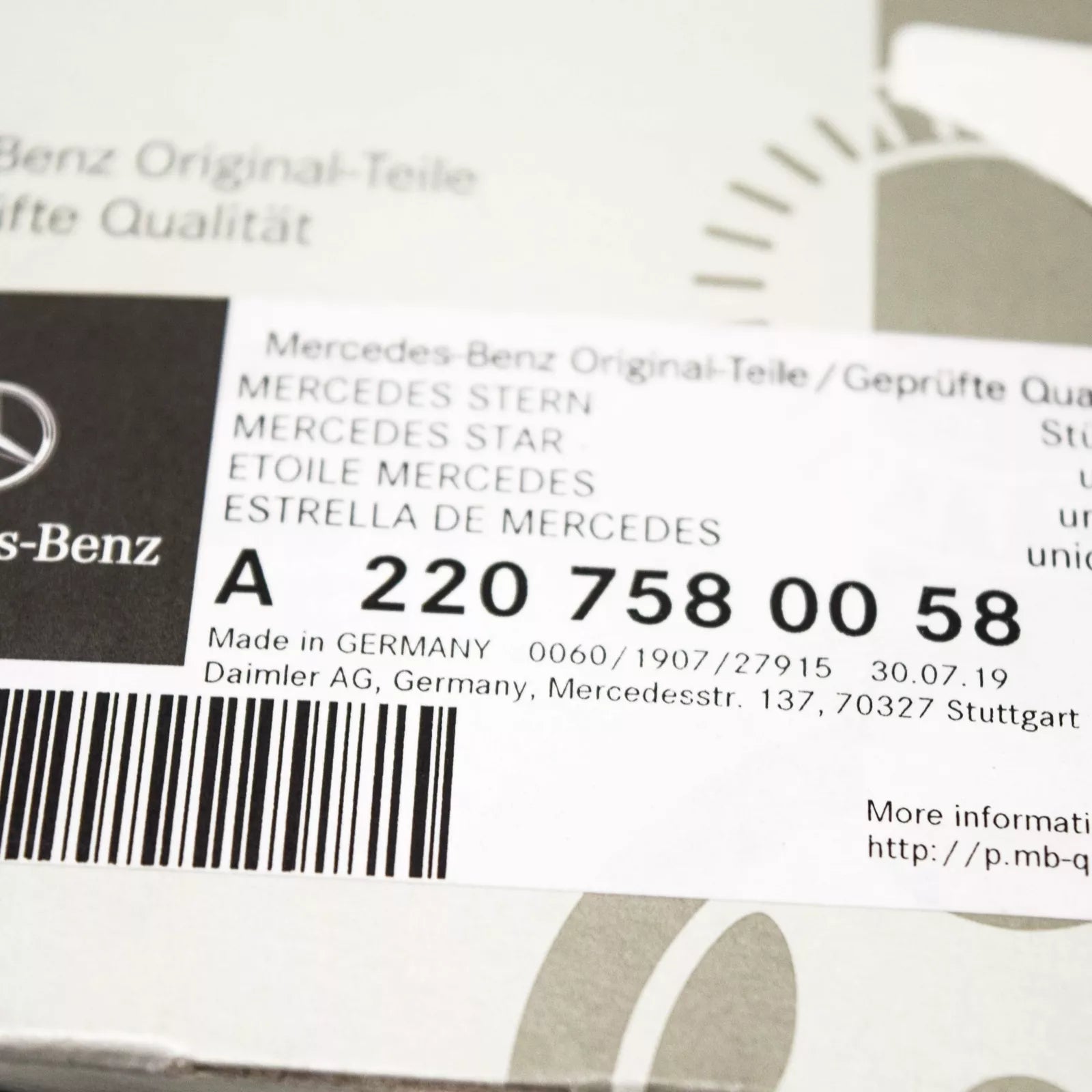 NEW MERCEDES BENZ S-CLASS W220 BOOT TRUNK LID BADGE EMBLEM A2207580058