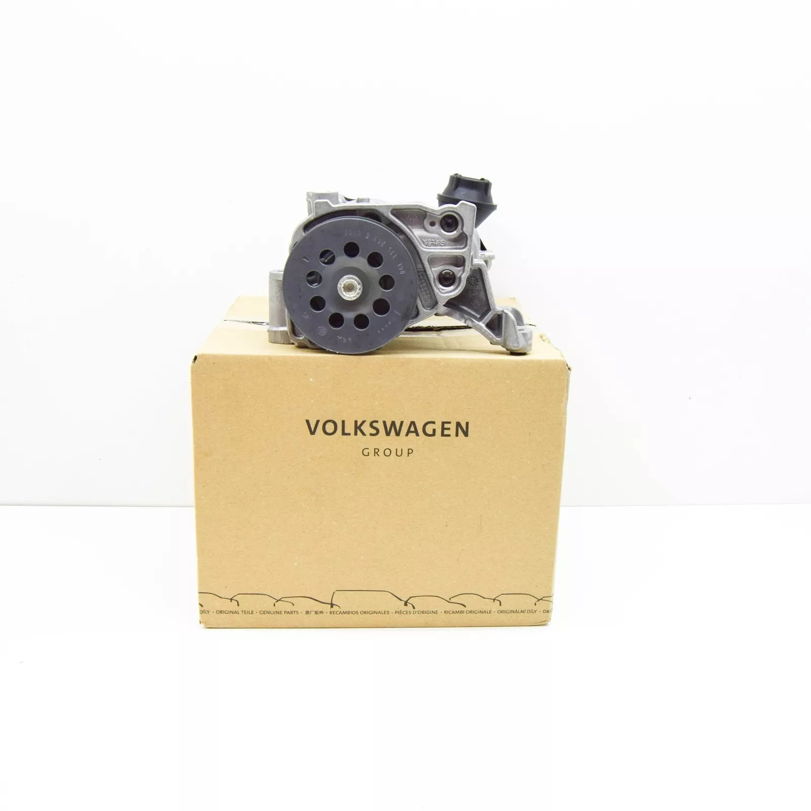 NEW VW ARTEON 3H7 OIL PUMP WITH INTEGRATED VACUUM PUMP 04L145208T ORIGINAL
