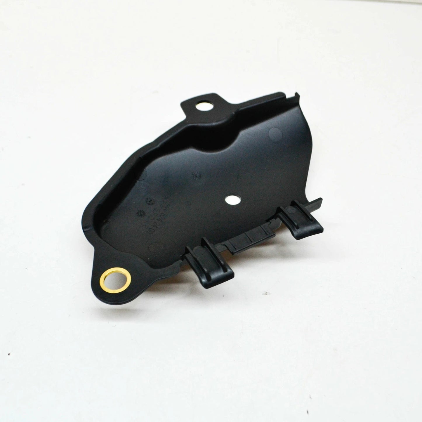 NEW MB GLC X253 ENGINE COMPARTMENT RIGHT LOWER COVER A2535242400 ORIGINAL