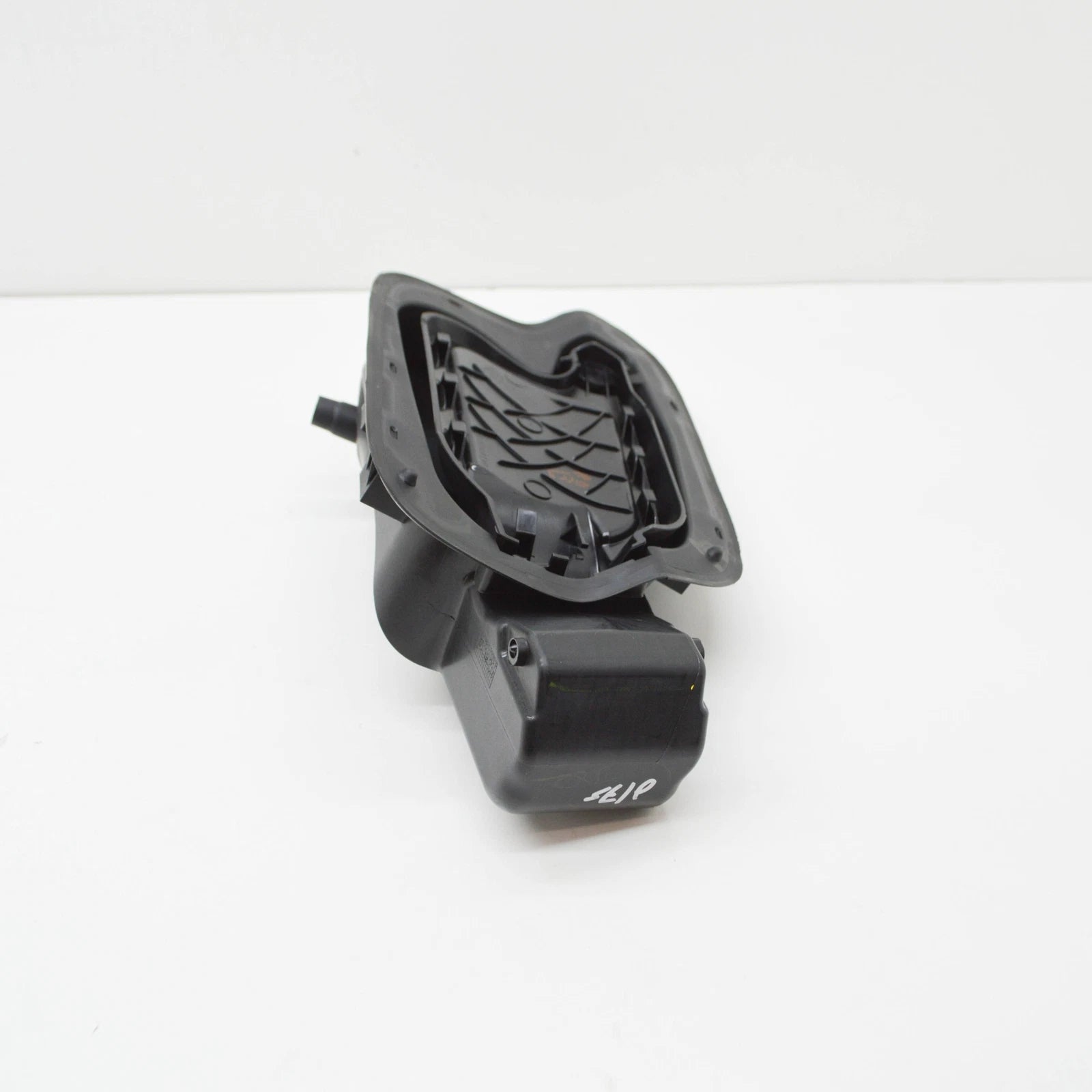 NEW VOLKSWAGEN TIGUAN ALLSPACE MK2 FUEL TANK FLAP HOUSING 5NN809857B