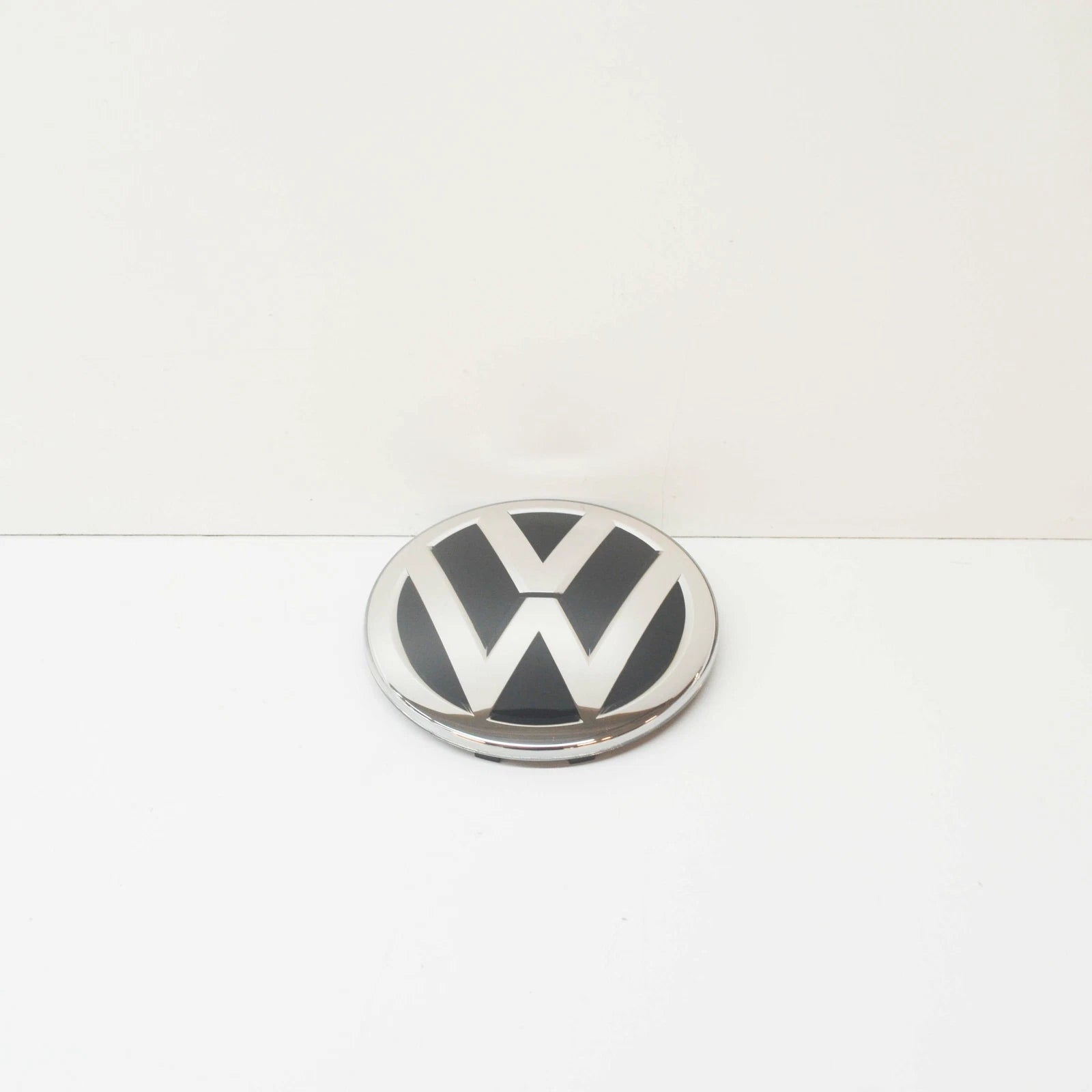 NEW VOLKSWAGEN TOUAREG CR BONNET BADGE EMBLEM 760853601DJZA 2018 ORIGINAL