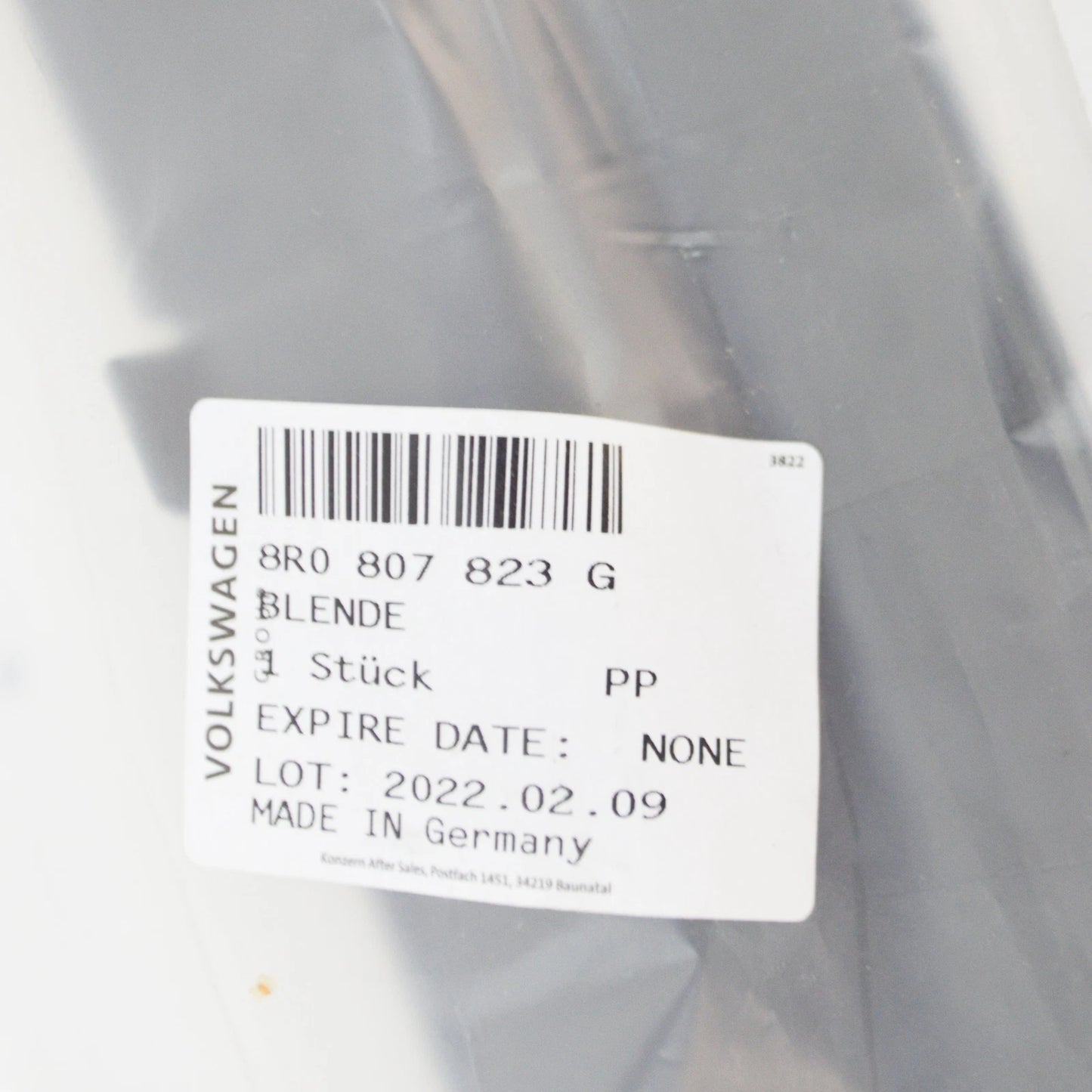 NEW AUDI Q5 8R REAR BUMPER CENTER LOWER GRILLE 8R0807823G 2014