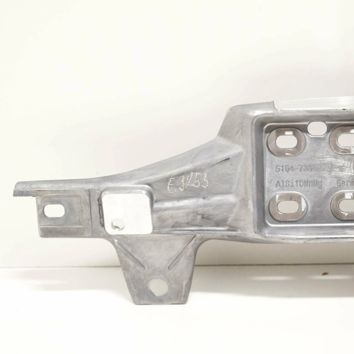 NEW BMW I8 I12 FRONT BODY CROSSLINK 51647336229 ORIGINAL
