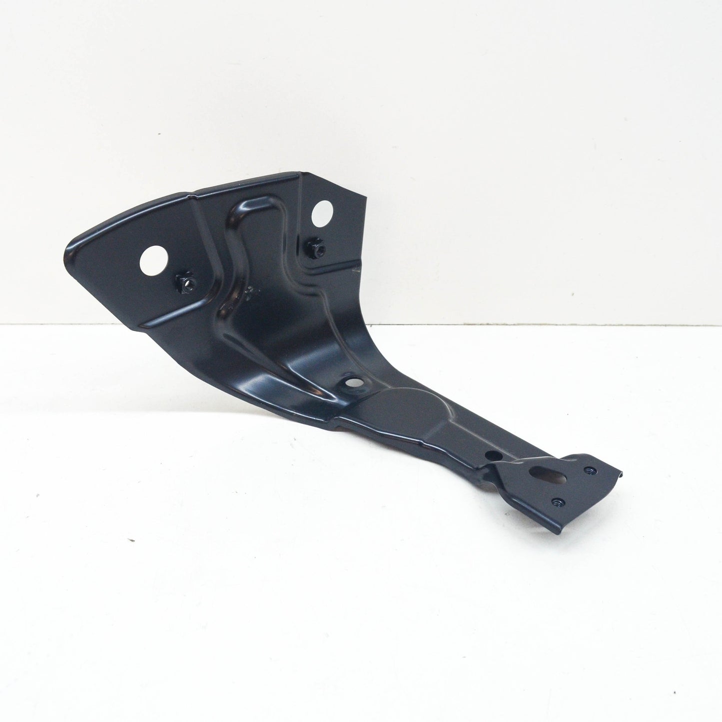 NEW VOLKSWAGEN PASSAT B7 FRONT LEFT FENDER BRACKET 3AA821141 2014 ORIGINAL