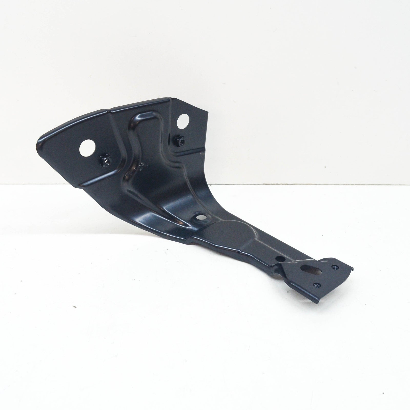 NEW VOLKSWAGEN PASSAT B7 FRONT LEFT FENDER BRACKET 3AA821141 2014 ORIGINAL