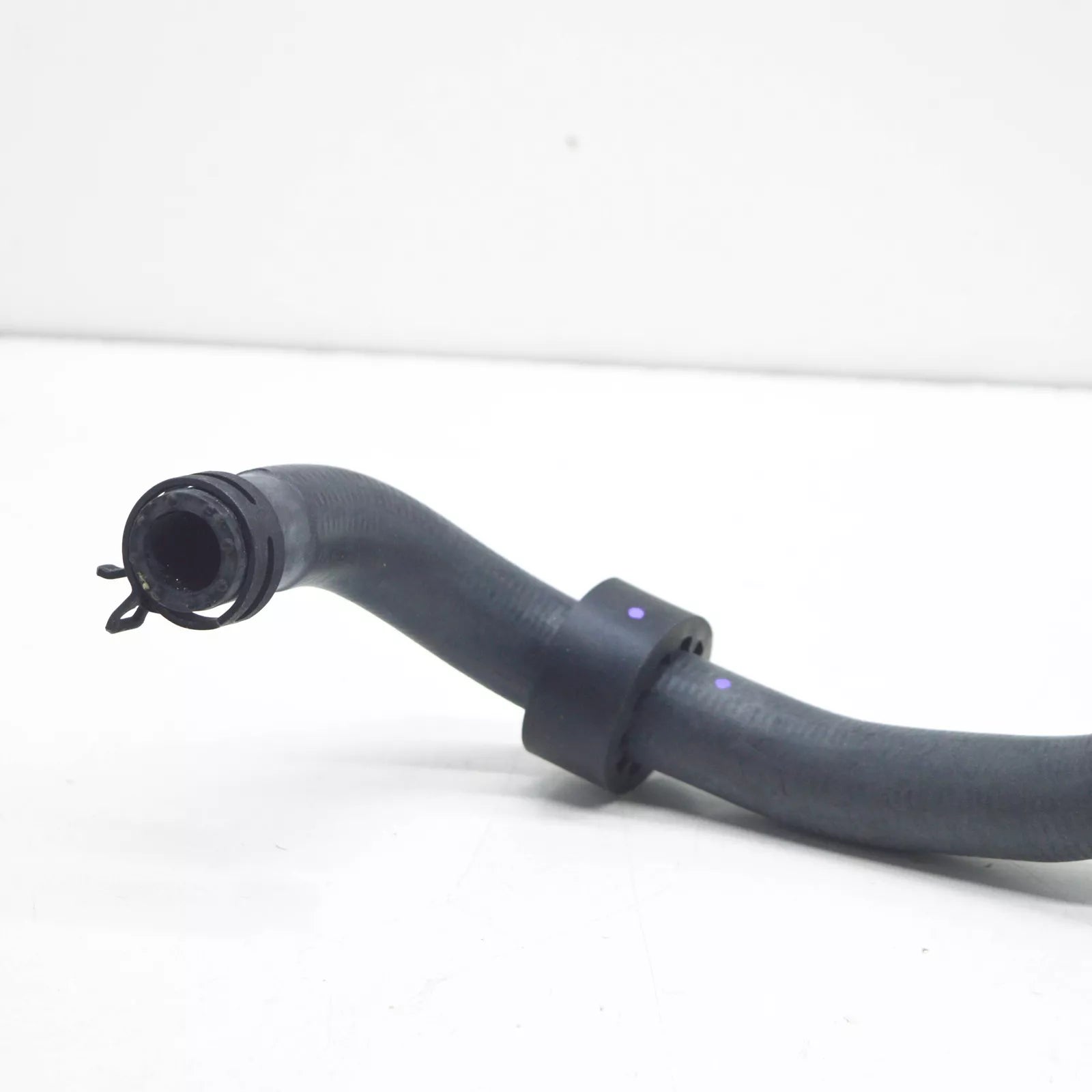 NEW MB GL X166 HEAT EXCHANGER TO EXPANSION TANK HOSE LHD A1668300696