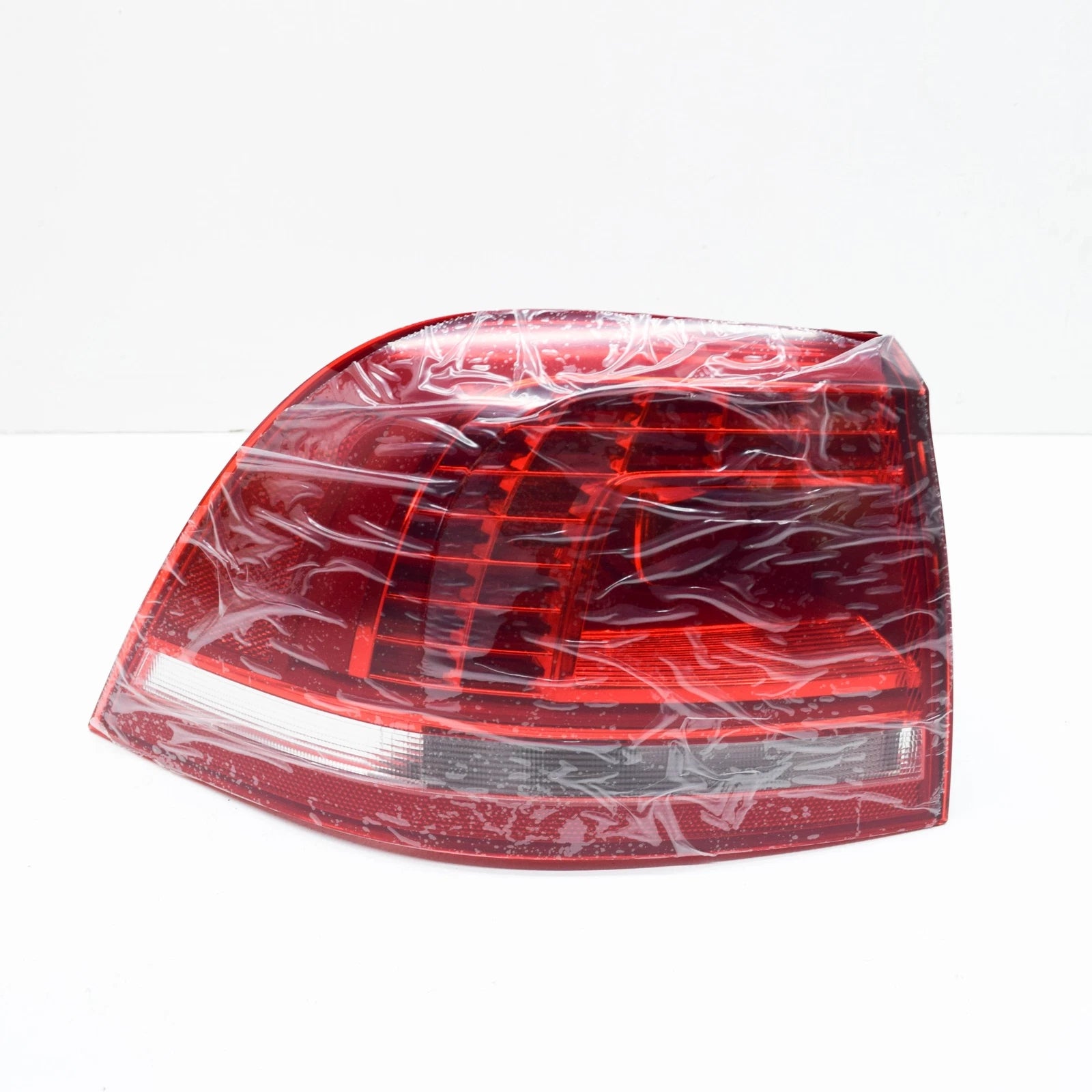NEW VW TOUAREG 7P REAR LEFT OUTER TAILLIGHT 7P6945207 ORIGINAL