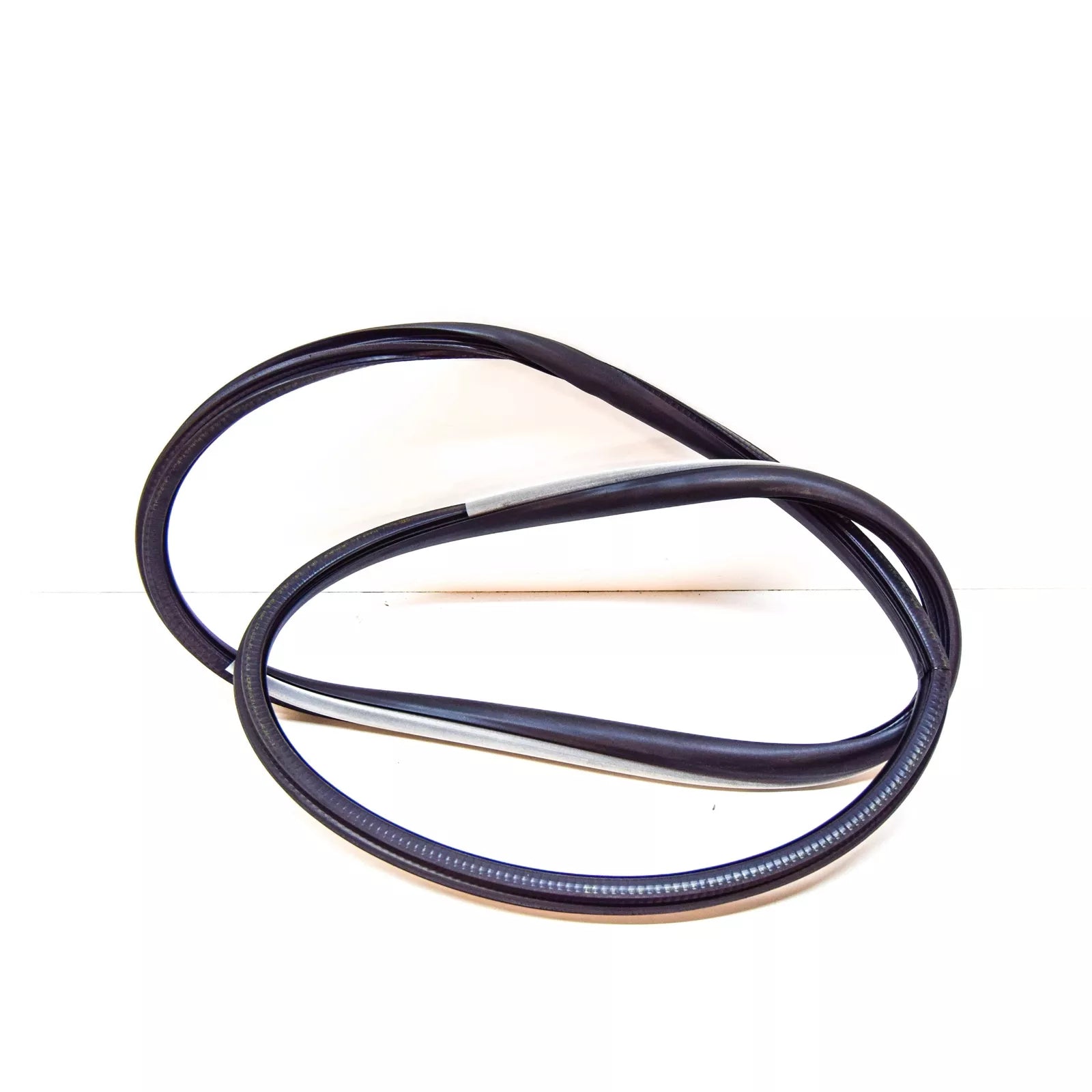 NEW AUDI A3 8P FRONT DOOR SEAL RUBBER 8P4831721C6V9 ORIGINAL