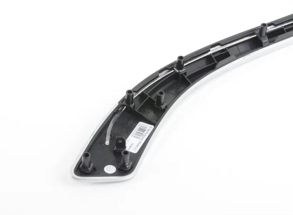 NEW BMW 4 CABRIO F33, F83 REAR RIGHT ACCENT MODLING 51437389772 7389772 ORIGINAL