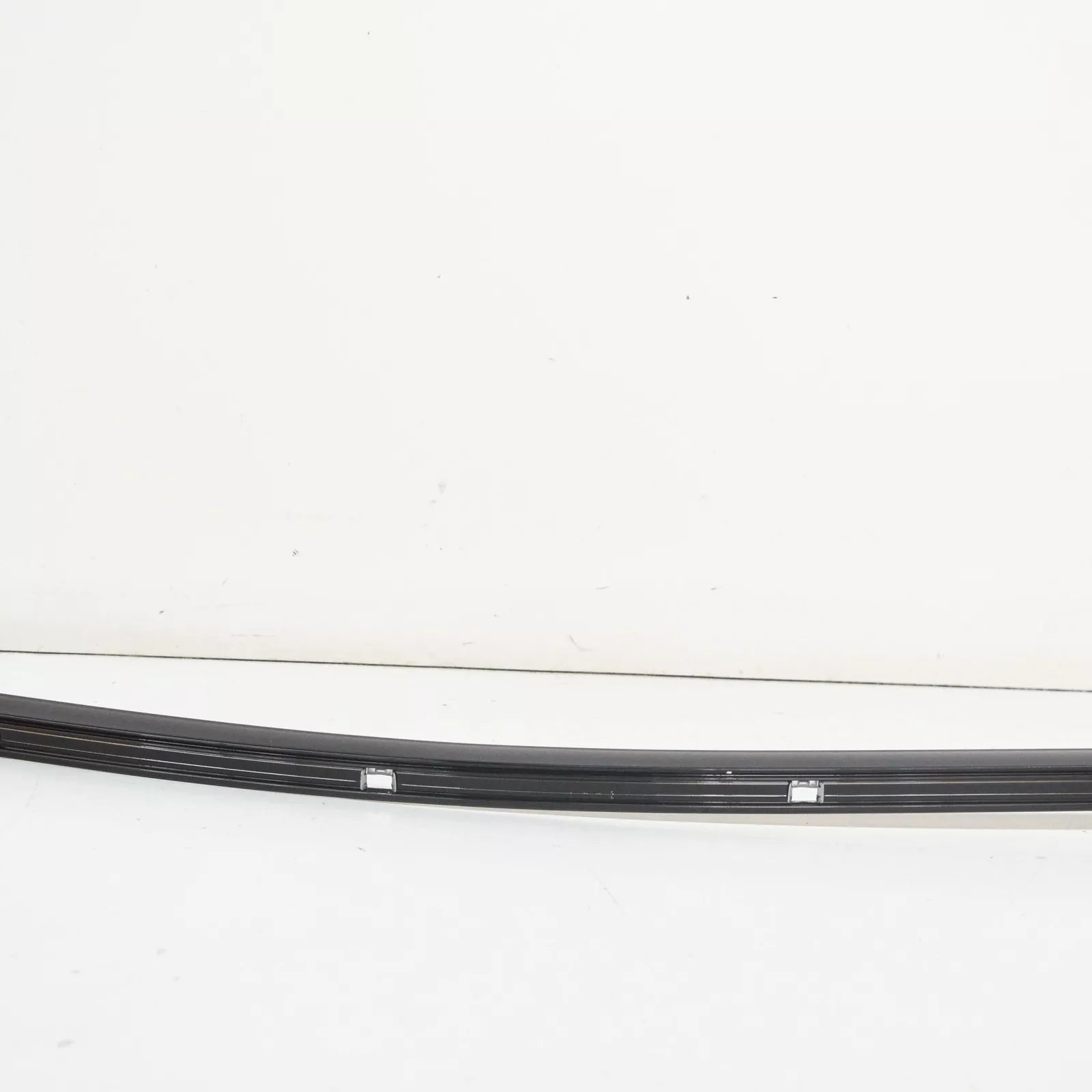 NEW BMW 5 E39 REAR RIGHT DOOR COVERING 51342427412 2427412 ORIGINAL