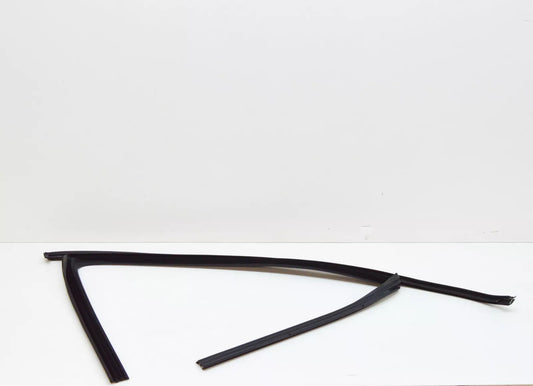 NEW VOLKSWAGEN TIGUAN MK1 FRONT RIGHT DOOR WINDOW GUIDE 5N0837432G5AP ORIGINAL