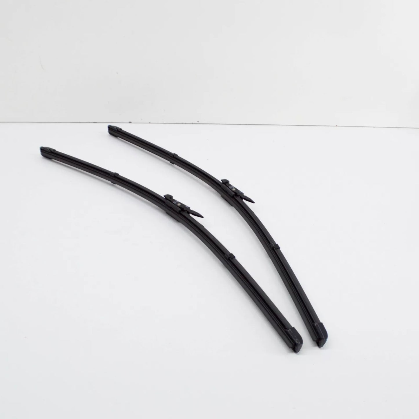 NEW AUDI TT ROADSTER 8J FRONT WIPER ARMS BLADE SET RHD 8J2998002 ORIGINAL