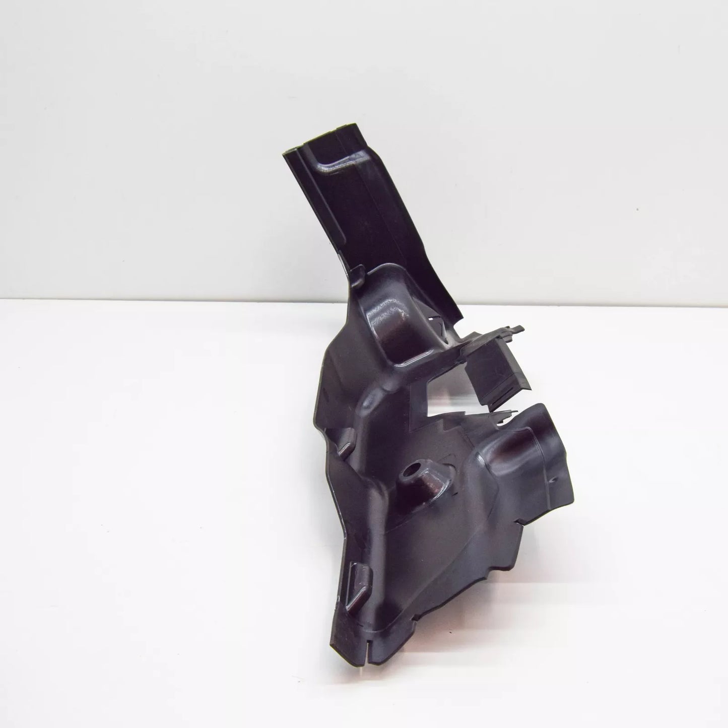 NEW AUDI Q2 GA LEFT RADIATOR AIR DUCT 81A121283Q ORIGINAL