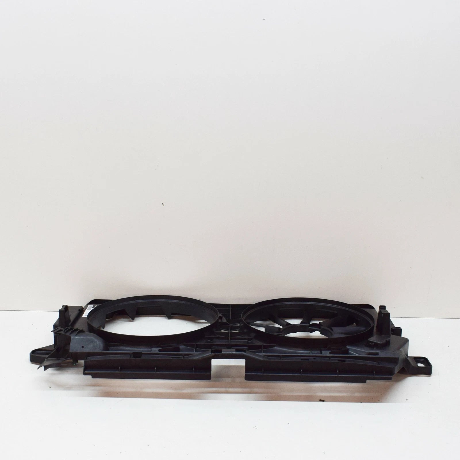 NEW MERCEDES BENZ SPRINTER 906 RADIATOR FAN SHROUD A9065051455