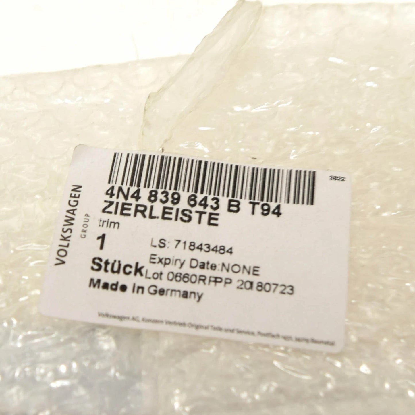 NEW AUDI A8 4N REAR LEFT DOOR WINDOW GUIDE TRIM 4N4839643BT94 ORIGINAL