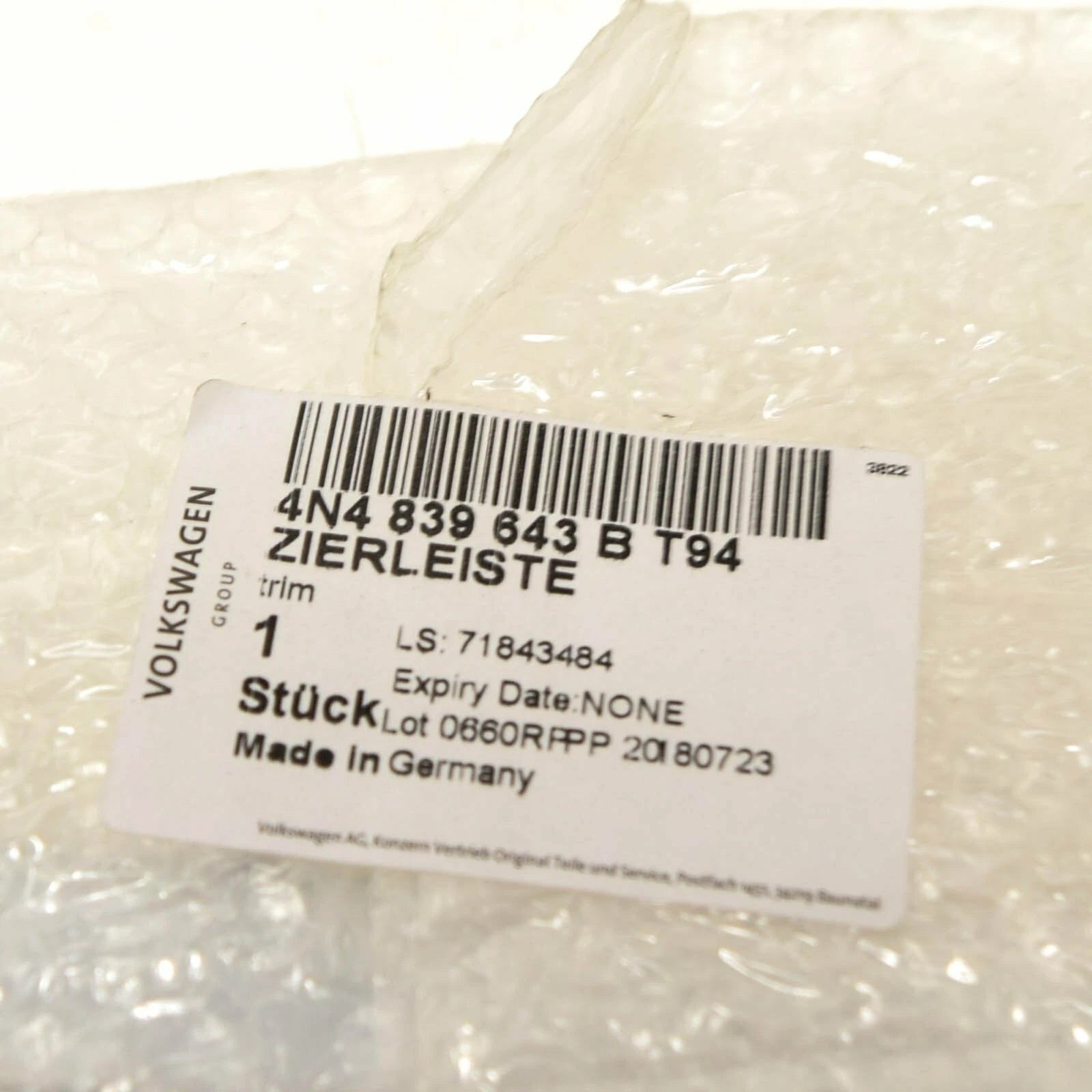 NEW AUDI A8 4N REAR LEFT DOOR WINDOW GUIDE TRIM 4N4839643BT94 ORIGINAL