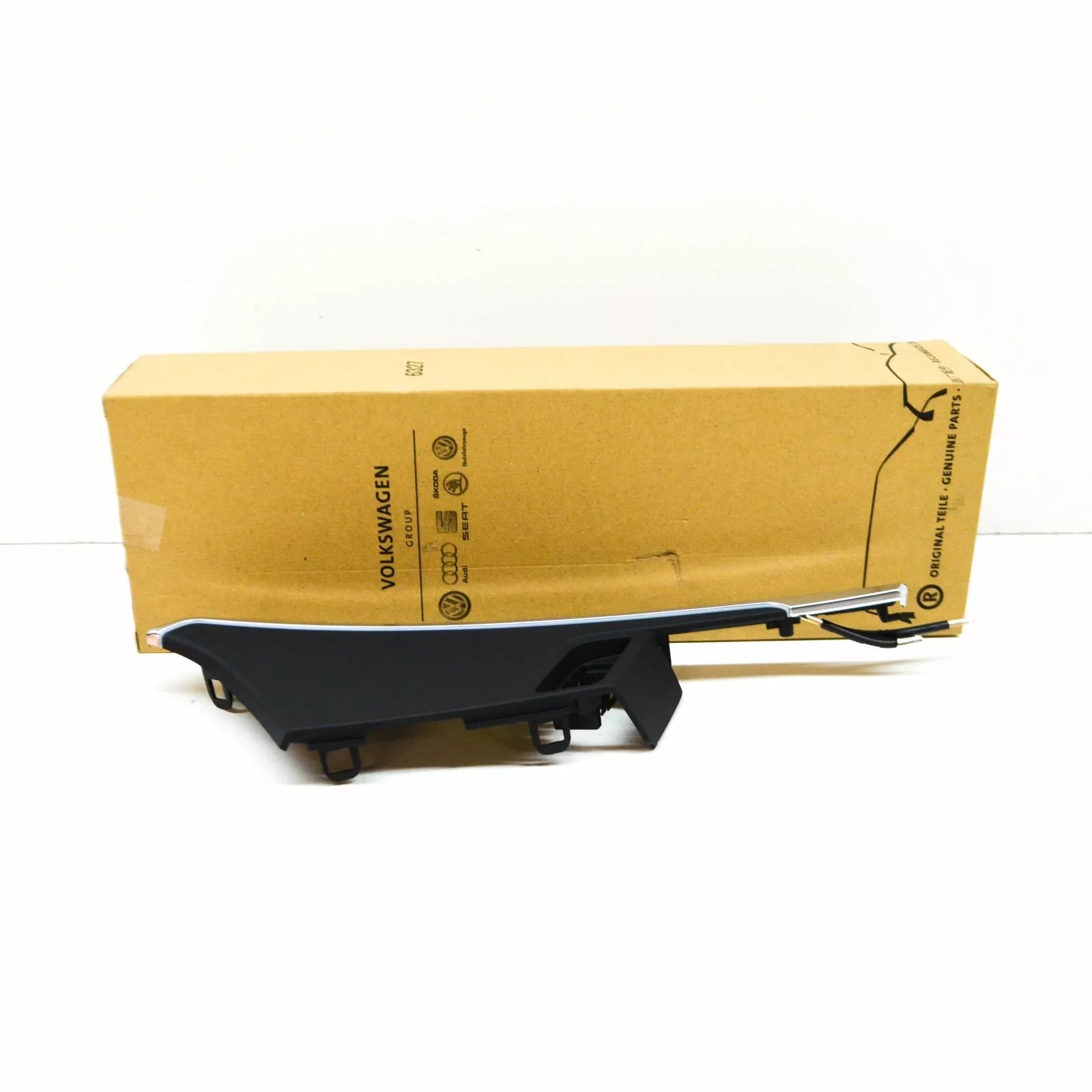 NEW AUDI A5 CABRIO 8W6 FRONT RIGHT UPPER DOOR TRIM LHD 8W6959518G6PS