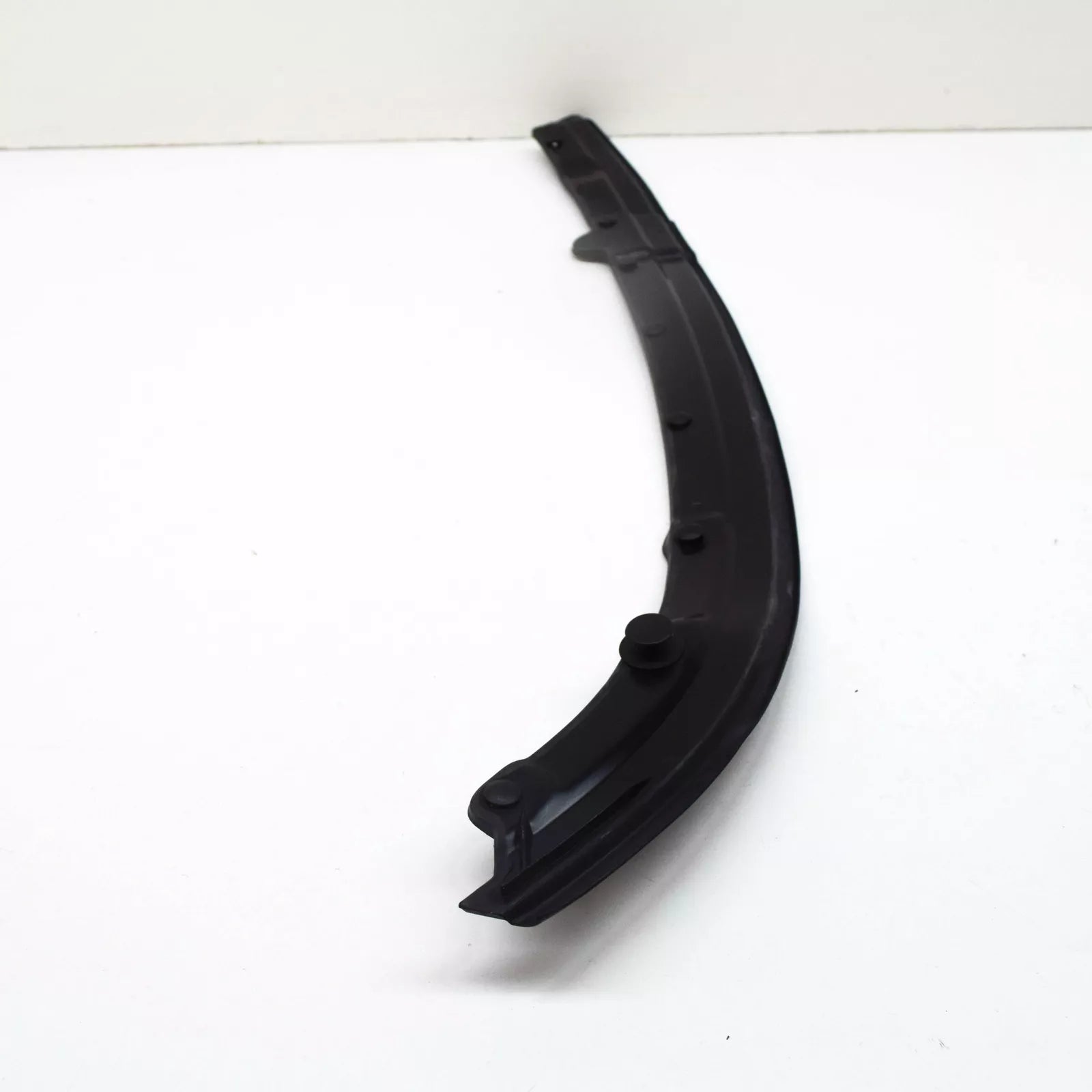 NEW MERCEDES C-CLASS W203 FRONT DOOR WEATHERSTRIP SEAL RIGHT A2037202078