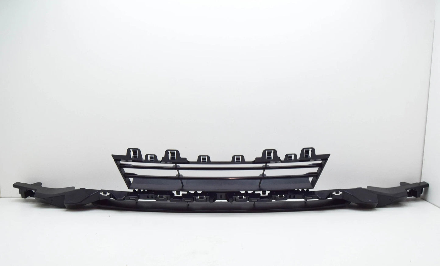 NEW BMW 3 F30 FRONT BUMPER LOWER GRILL 51117386152 7386152 2016 ORIGINAL