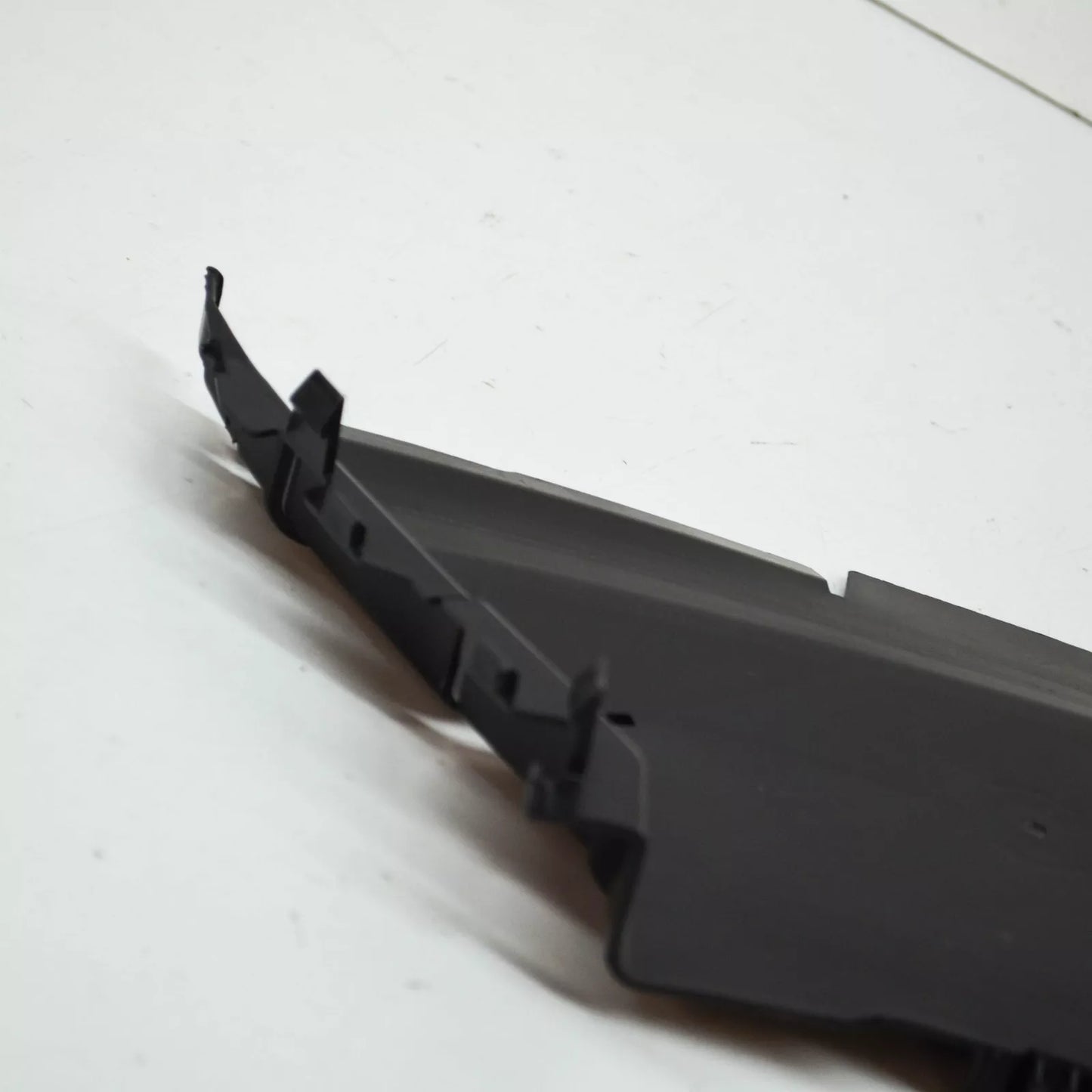 NEW VOLKSWAGEN TIGUAN AD RADIATOR LOWER COVER 5NA121341K ORIGINAL